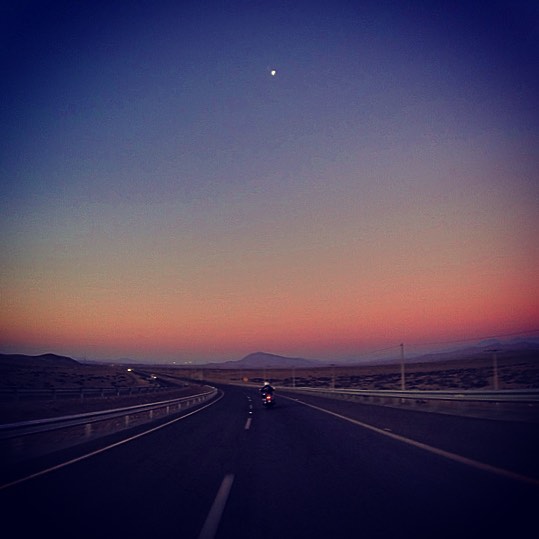 Going back to #Chile for #tbt : Moonrise in the #Atacama #Desert with my friend Orist&aacute;rco from #Santiago.