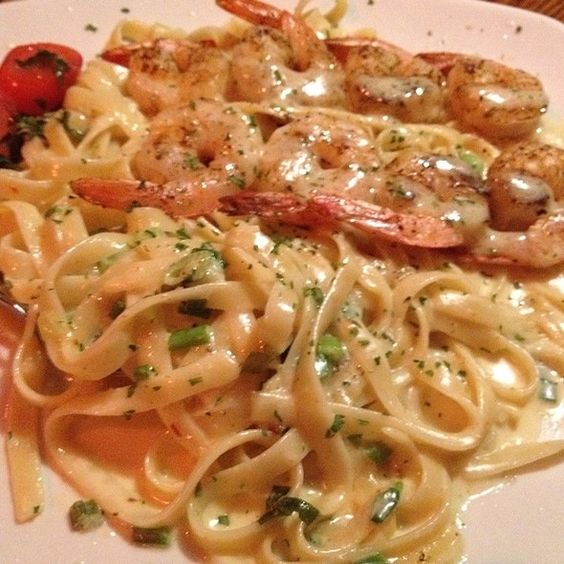 I google-imaged "no rules" and it autocompleted to No Rules Parmesan Pasta Outback, so this is what you get. 