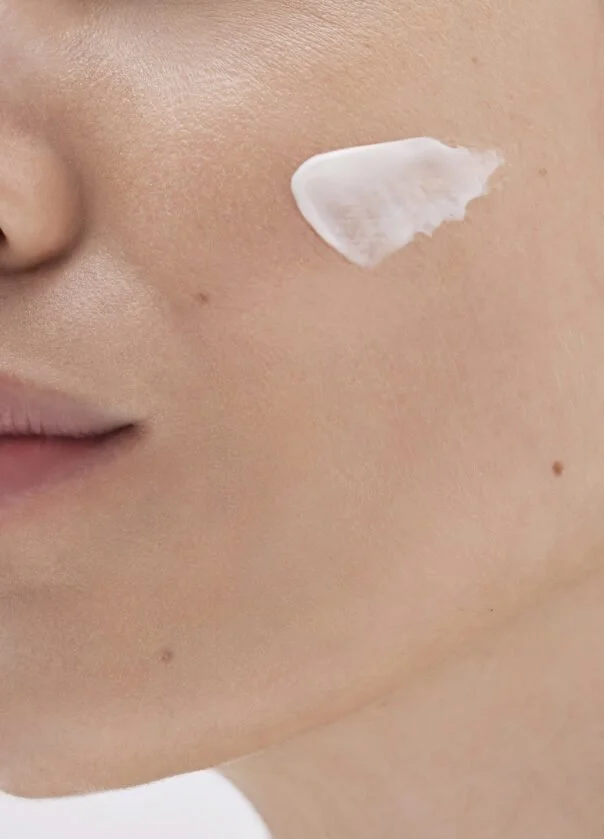 BABE_Esenciales_Hidronutritiva-Protect-SPF20_Face_1-604x839.jpg