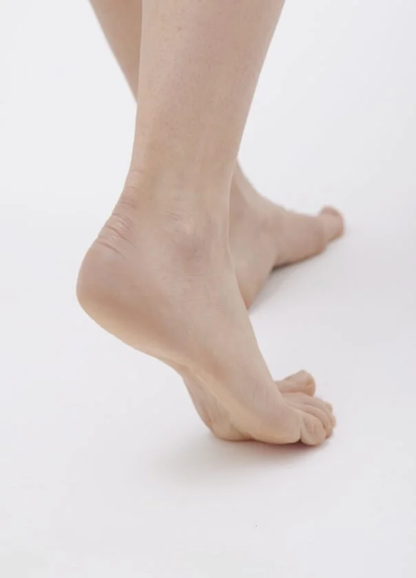 BABE_Corporal_Crema-Pies-linea-10-604x839.jpg