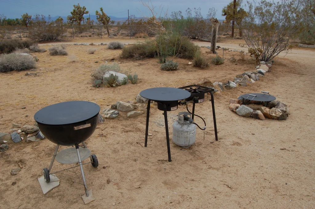 The Mojoe Griddle is specially designed for use on multiple heat sources including your campfire, high output propane stoves and Weber BBQs.