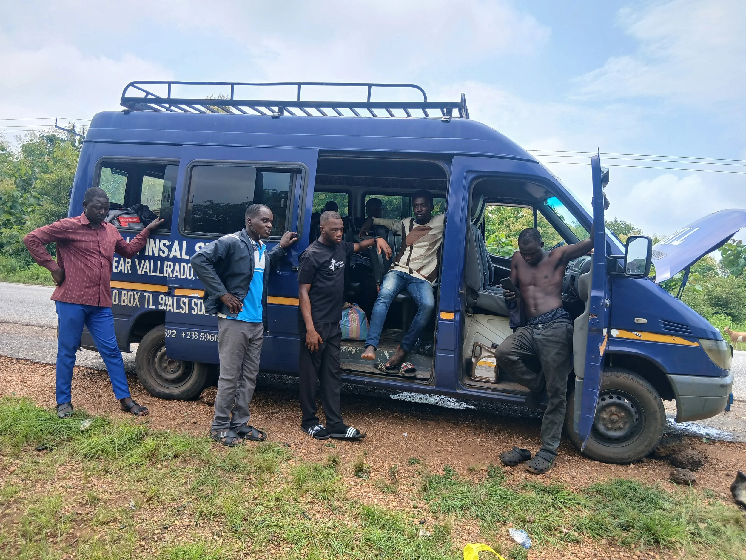 BUS BROKEN DOWN.jpg
