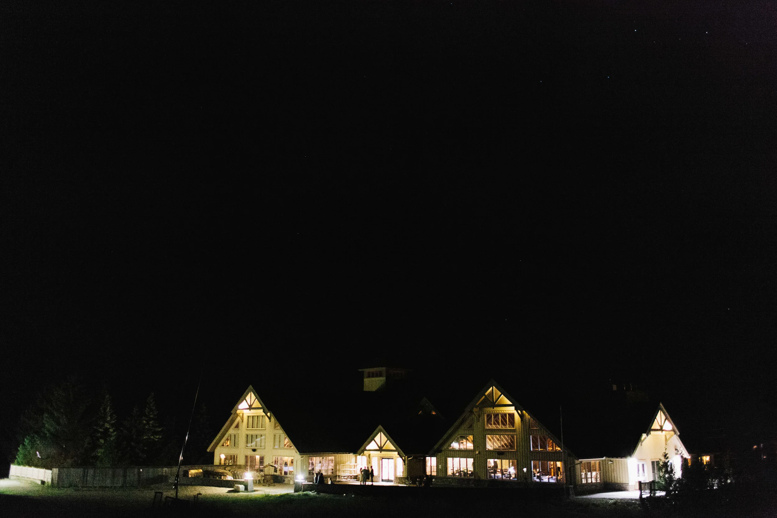 michael-rousseau-photography-shannae-ingleton-wedding-sean-craigleith-ski-club-wedding102.jpg
