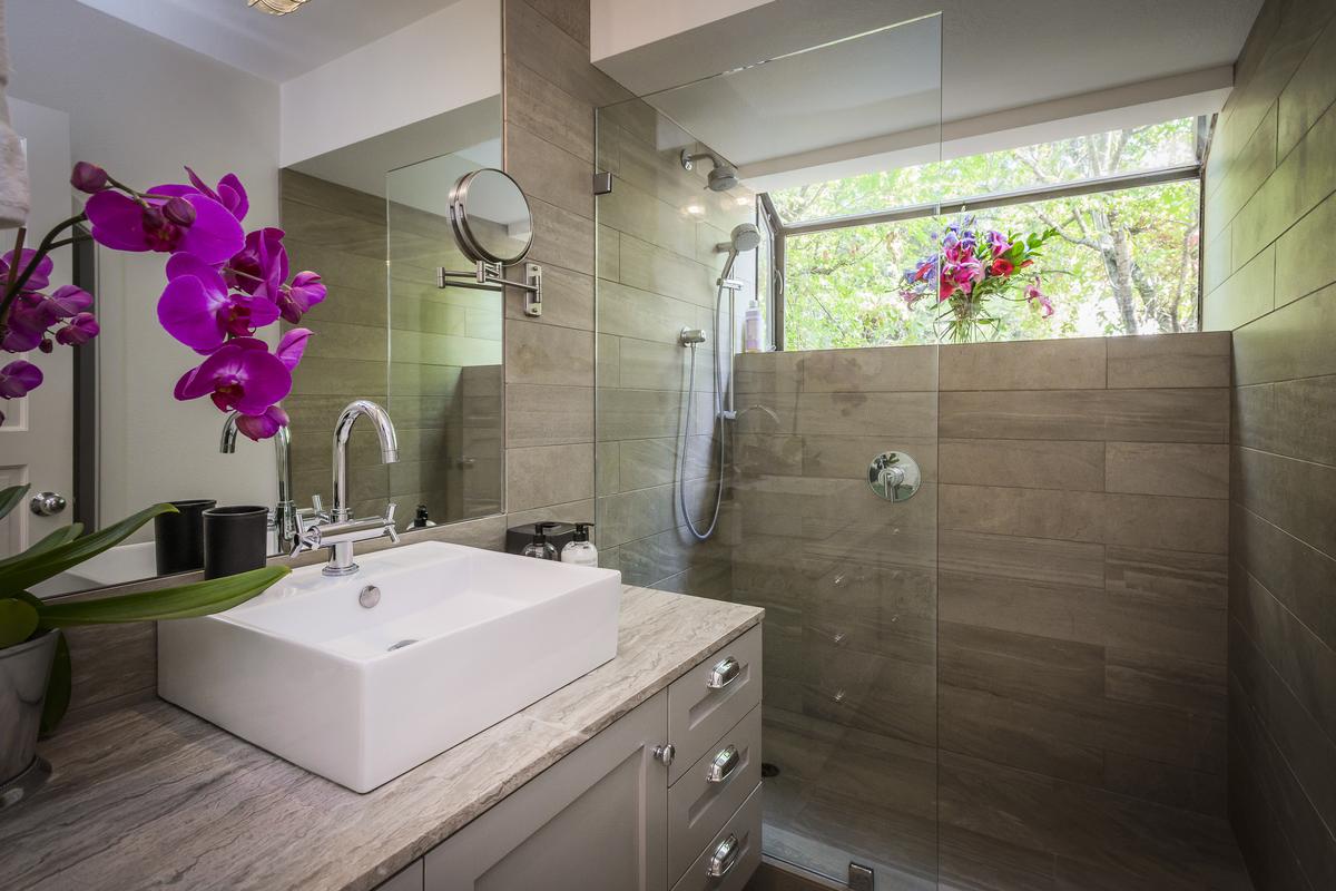 sonoma_bathroom.jpg