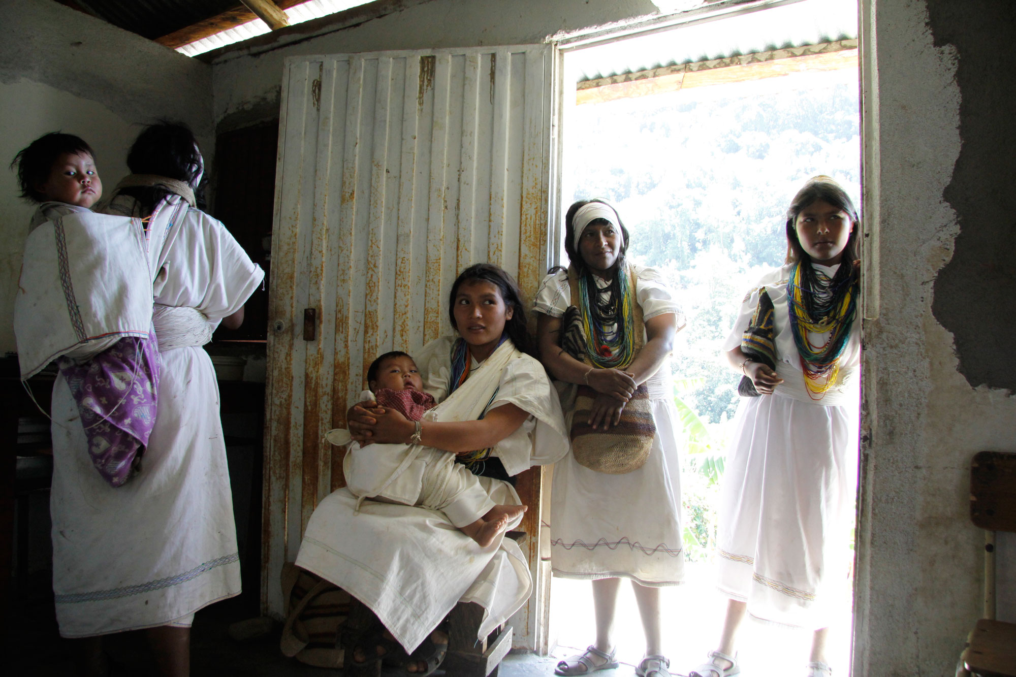 Patients waiting in the Health House of Sogromin, July 2014