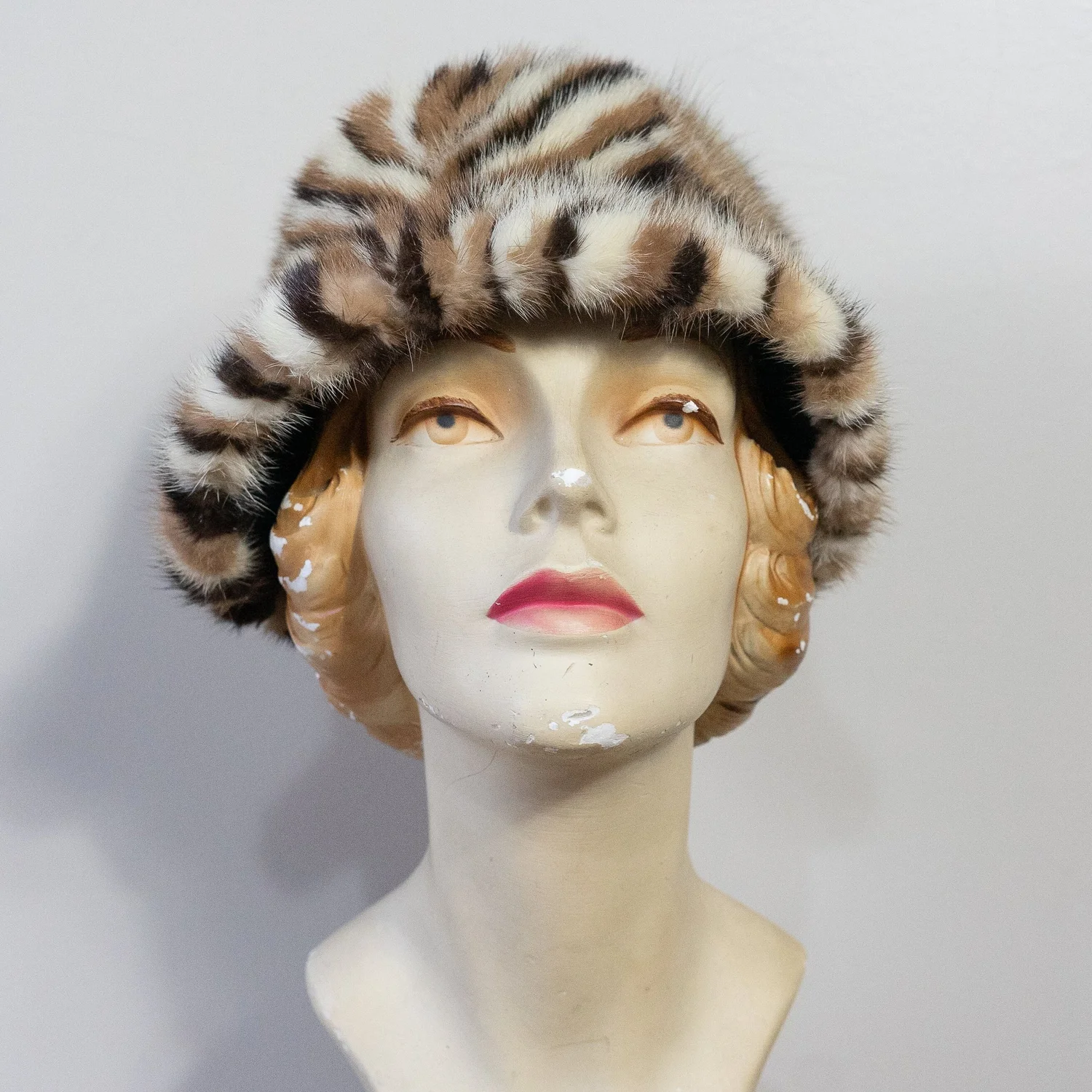 Adolfo Fur Hat New York Paris Vintage Saks Fifth Avenue, Women’s Small vintage 1960s Adolfo II fur hat — Inherited main image 2