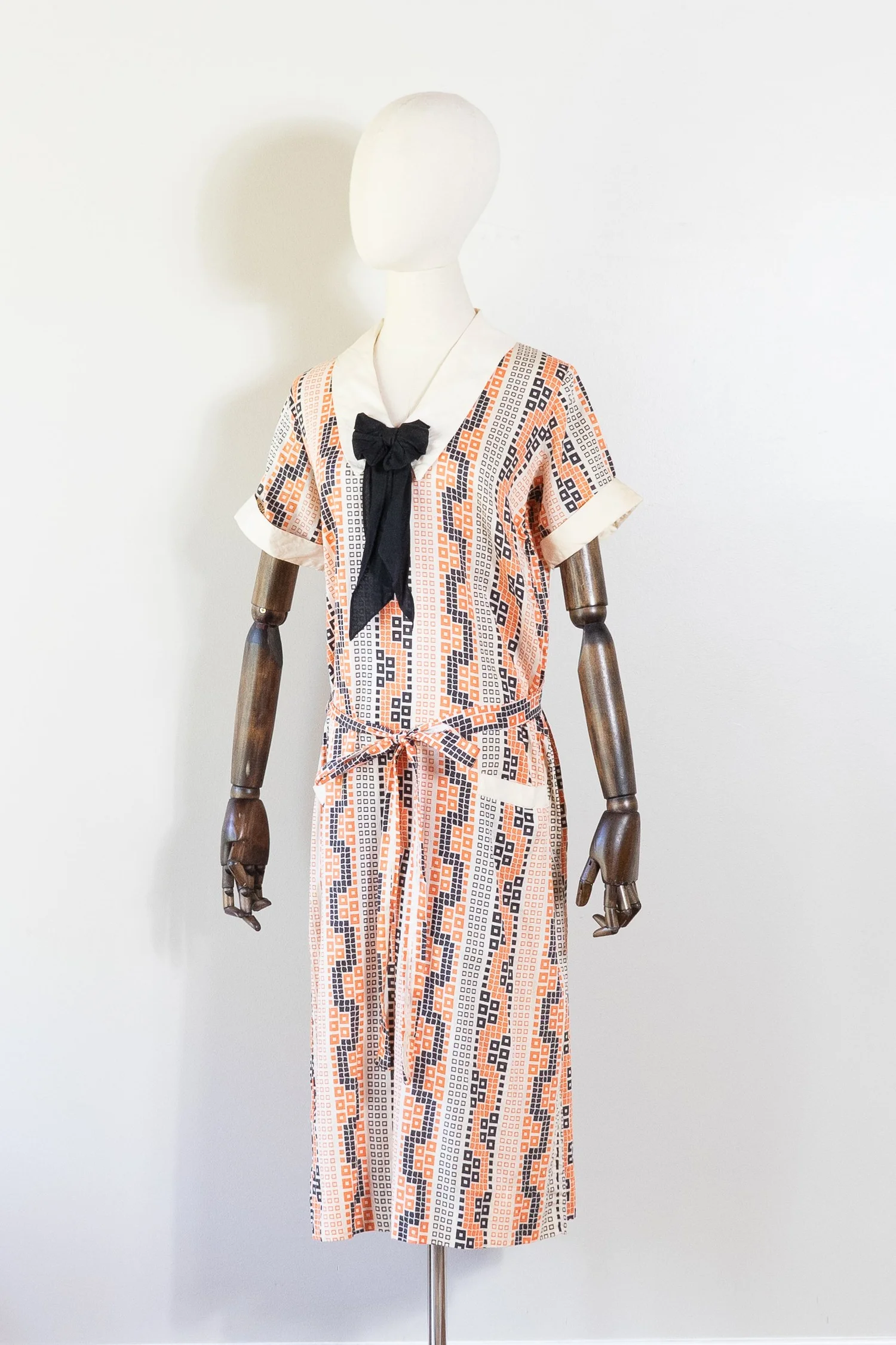 1920s day dress Allegra Flapper neck with lovely ivory flounce and draped faux collar tie BABEYOND Pleated Lace Day Dress,