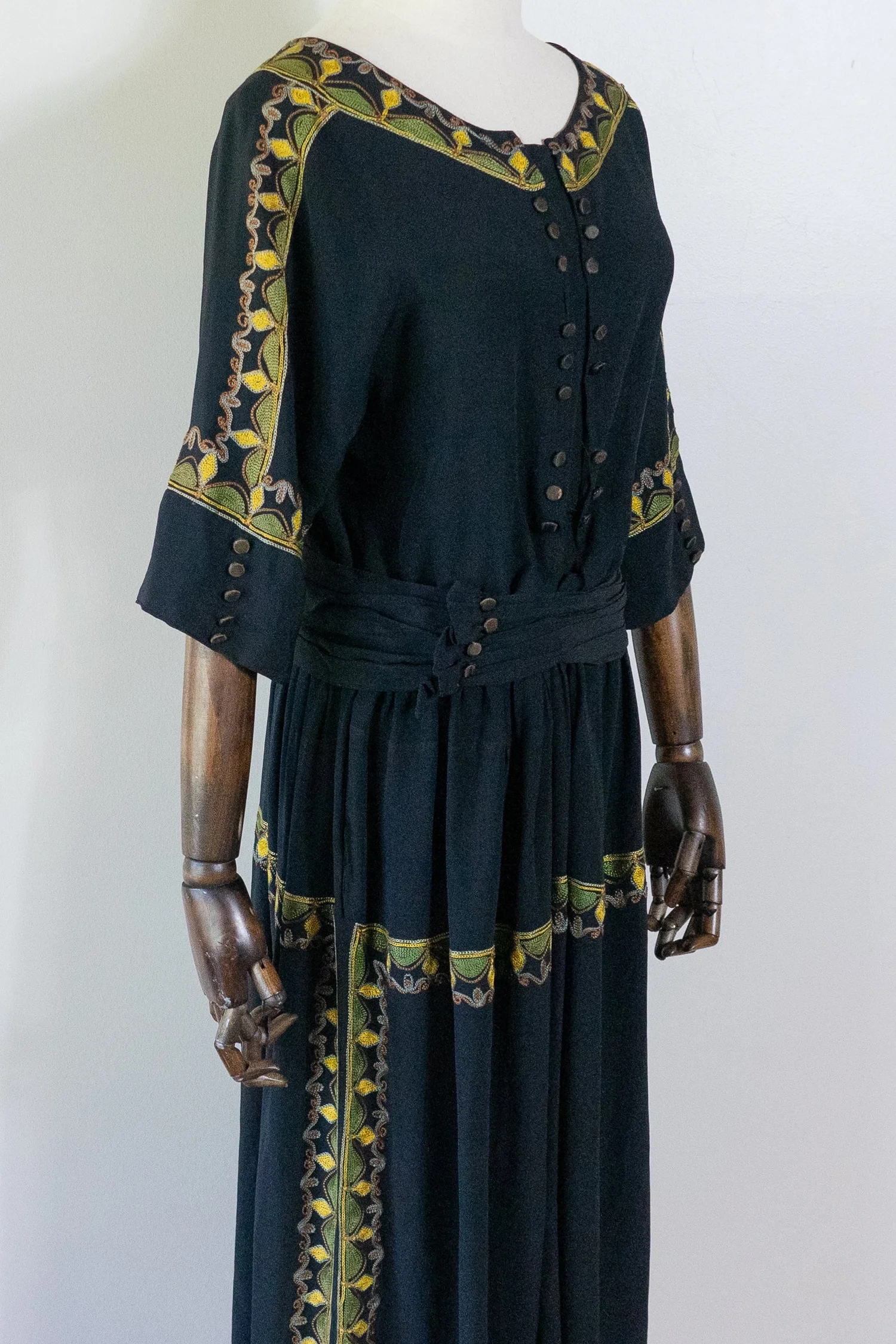 green emerald velvet dress 1970s Janice Wainwright Embroidered Dress