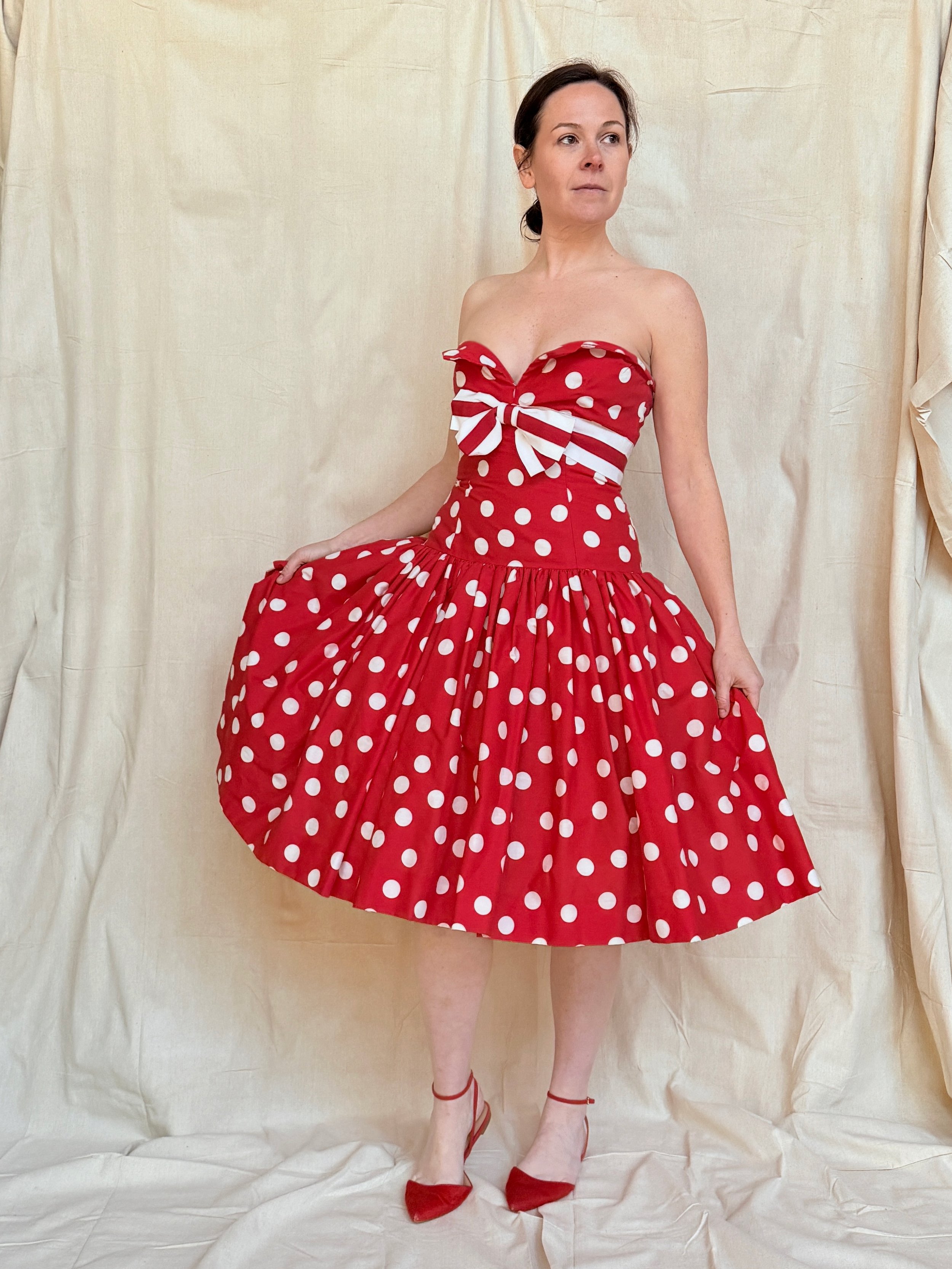 sab-reddress2.jpg