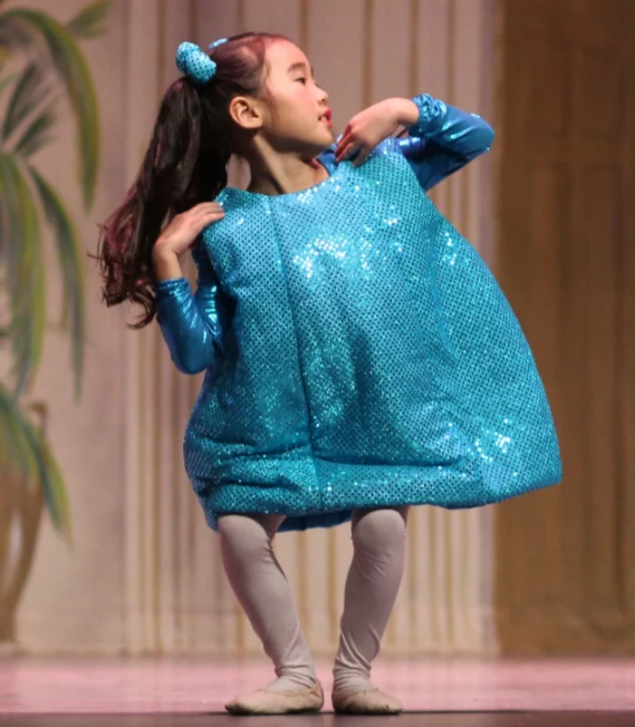 Act-2-04-Gumdrops-and-Elves-4-634x1024.jpg