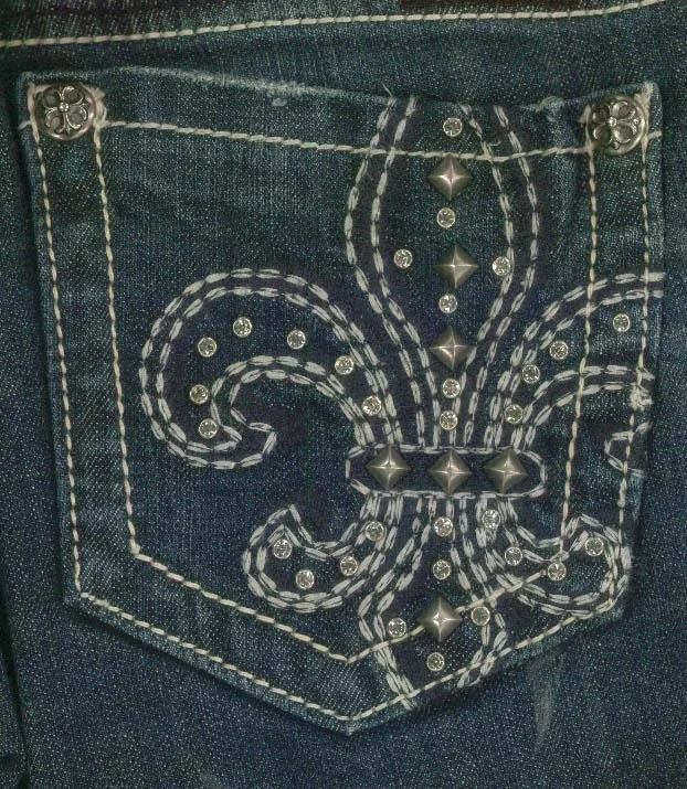 division e foulard.studs.JPG