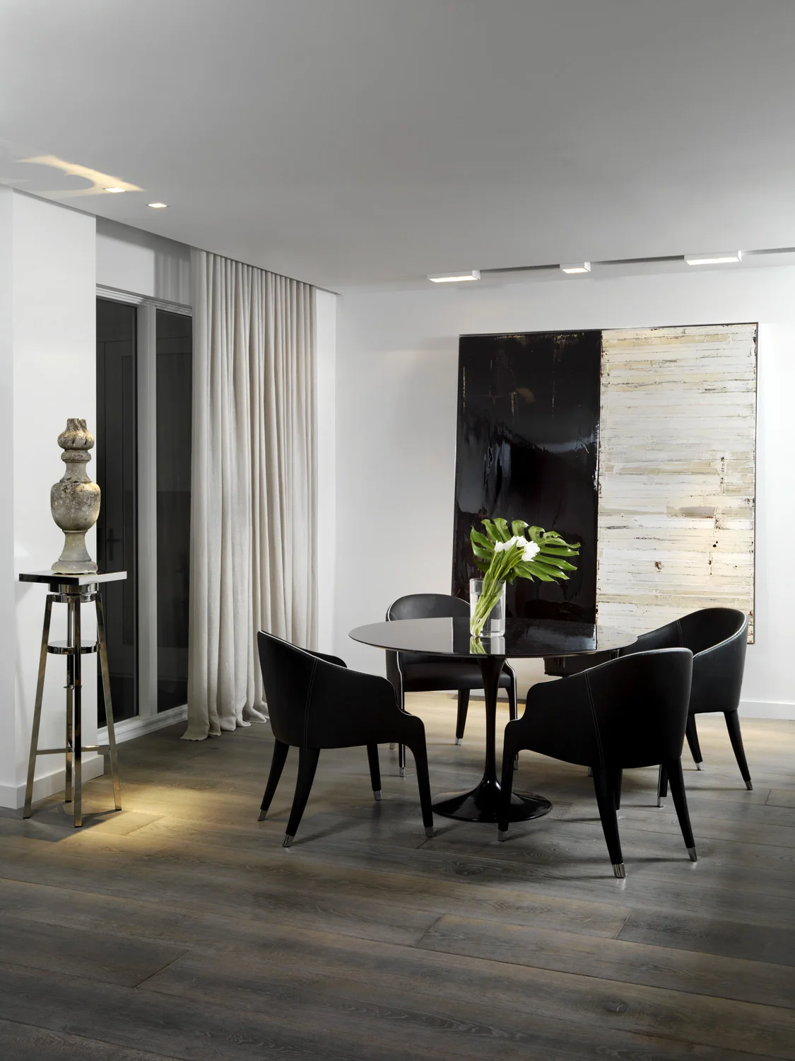 Living room - vignetteBcropped(Small).jpg