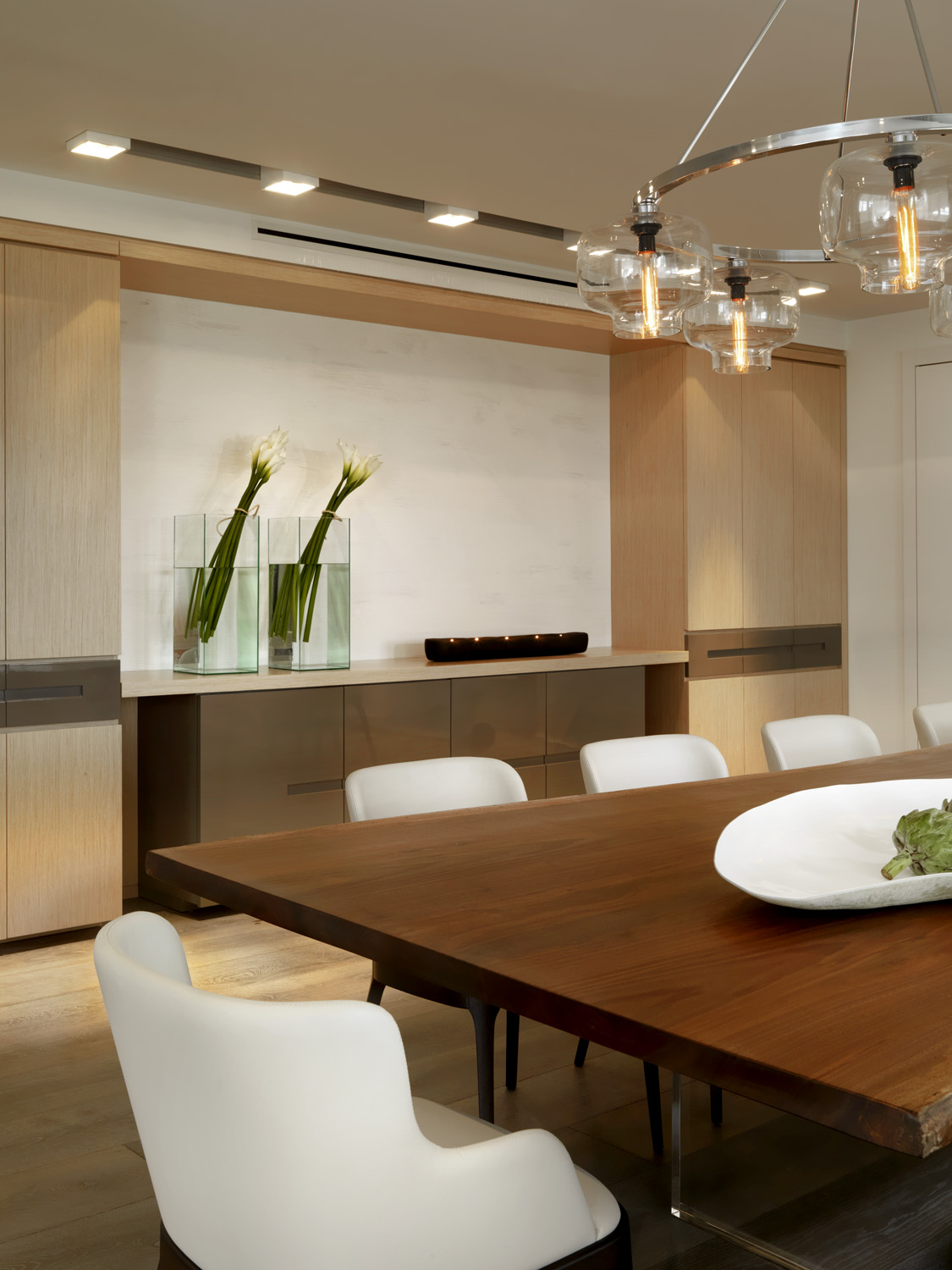 Dining room vignetteA(Small).jpg