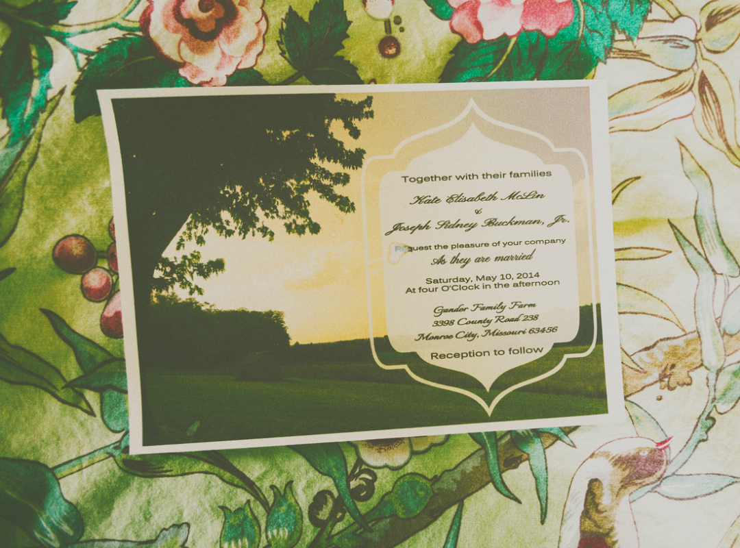 Katie_Joe_Country_Missouri_Farm_Wedding_2.png