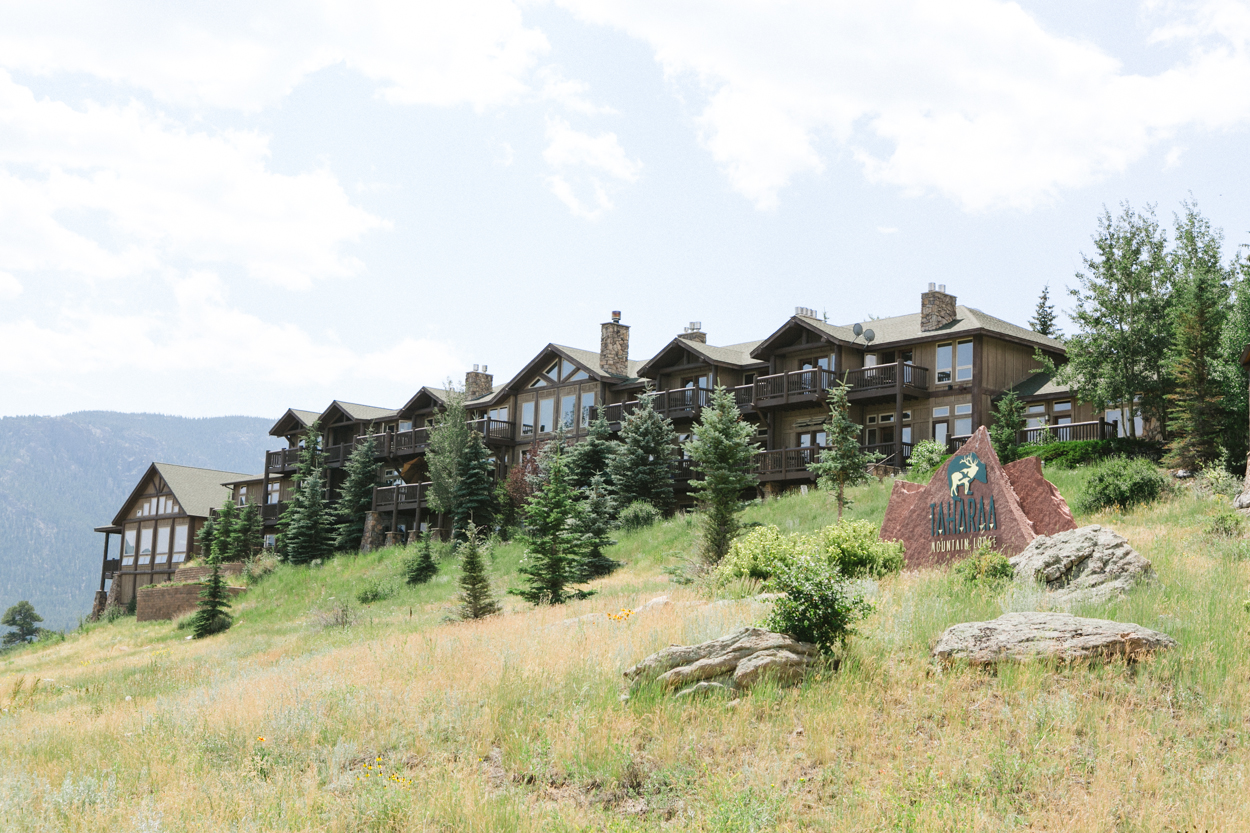 caitlin_jimmer_taharaa_mountain_lodge_1.jpg