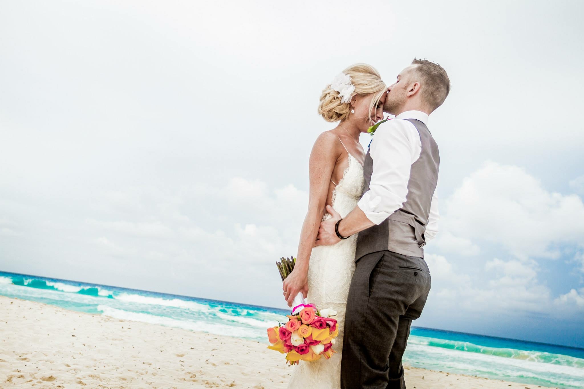 krysten-reed-cancun-beach-wedding-18.JPG