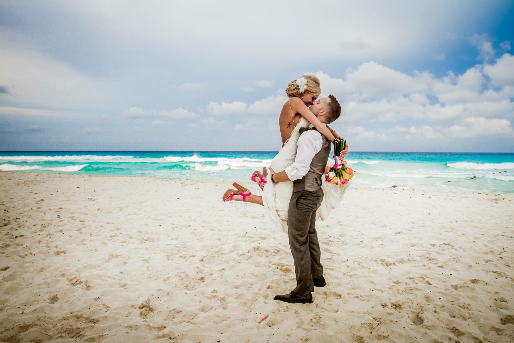 krysten-reed-cancun-beach-wedding-23.JPG