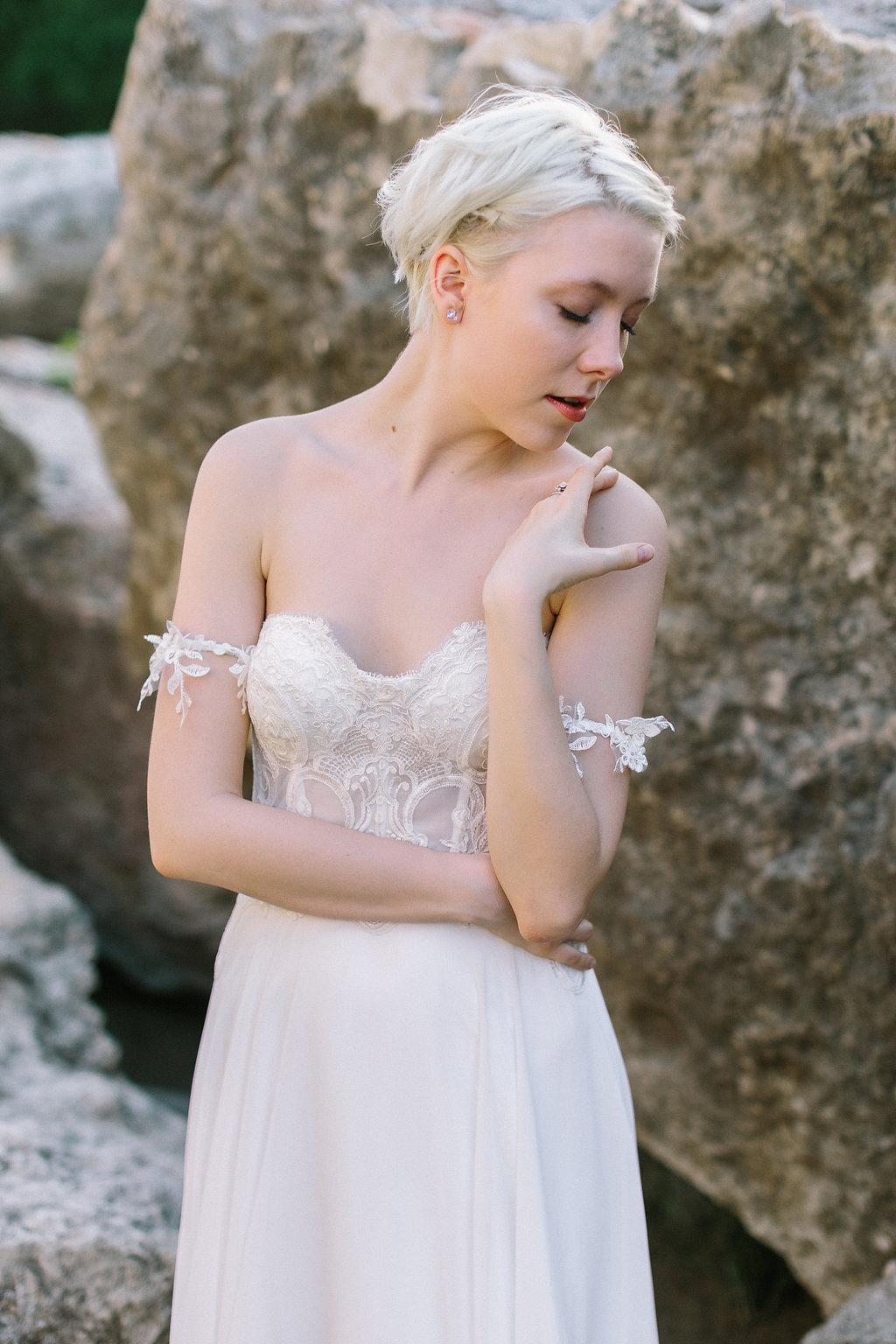 Ellen-Ashton-Photography-a&be-bridal-shop-made-with-love-bridal-Australia8.jpg