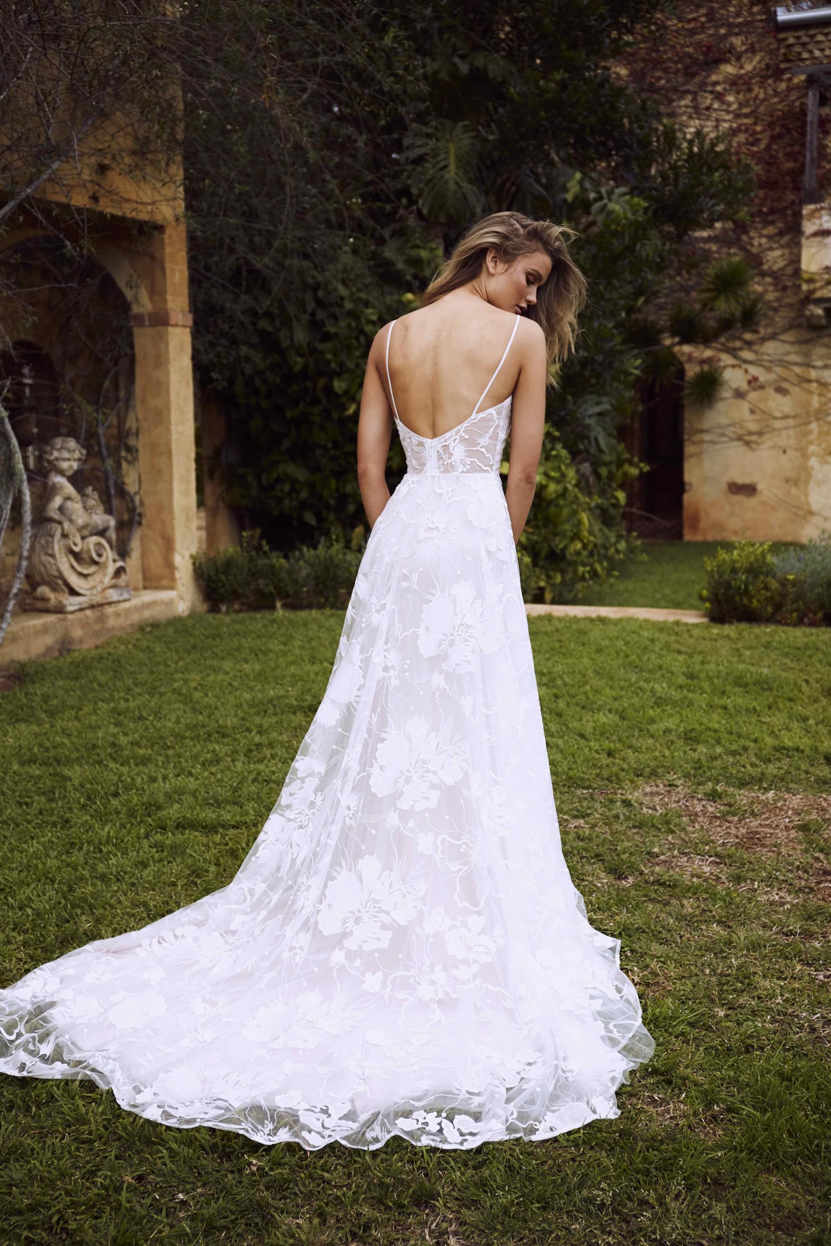 EASTON-ML2118-LOW-BACK-SHOE-STRING-STRAP-V-NECK-PLUNGE-WEDDING-DRESS-FLORAL-LACE-AND-TULLE-MADI-LANE-LUV-BRIDAL-GOWN-7-1667x2500.jpeg