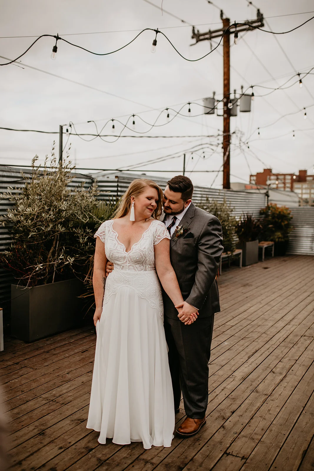 Real Wedding: Gwen + Andrew :: Romantic Seattle City Wedding with Warm Velvet Details