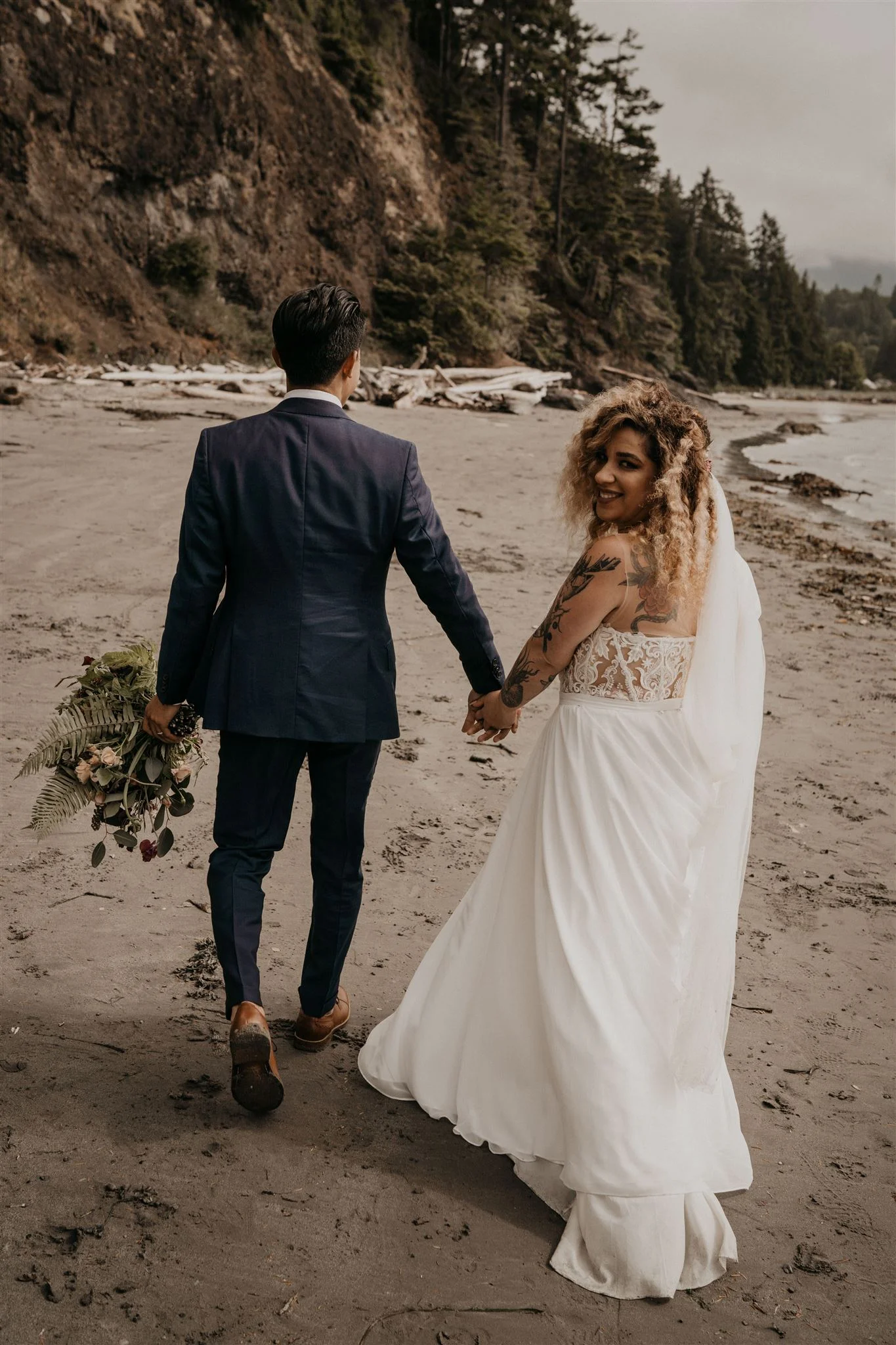 Real Wedding: Jessica + Pablo :: Romantic + Intimate Beach Wedding