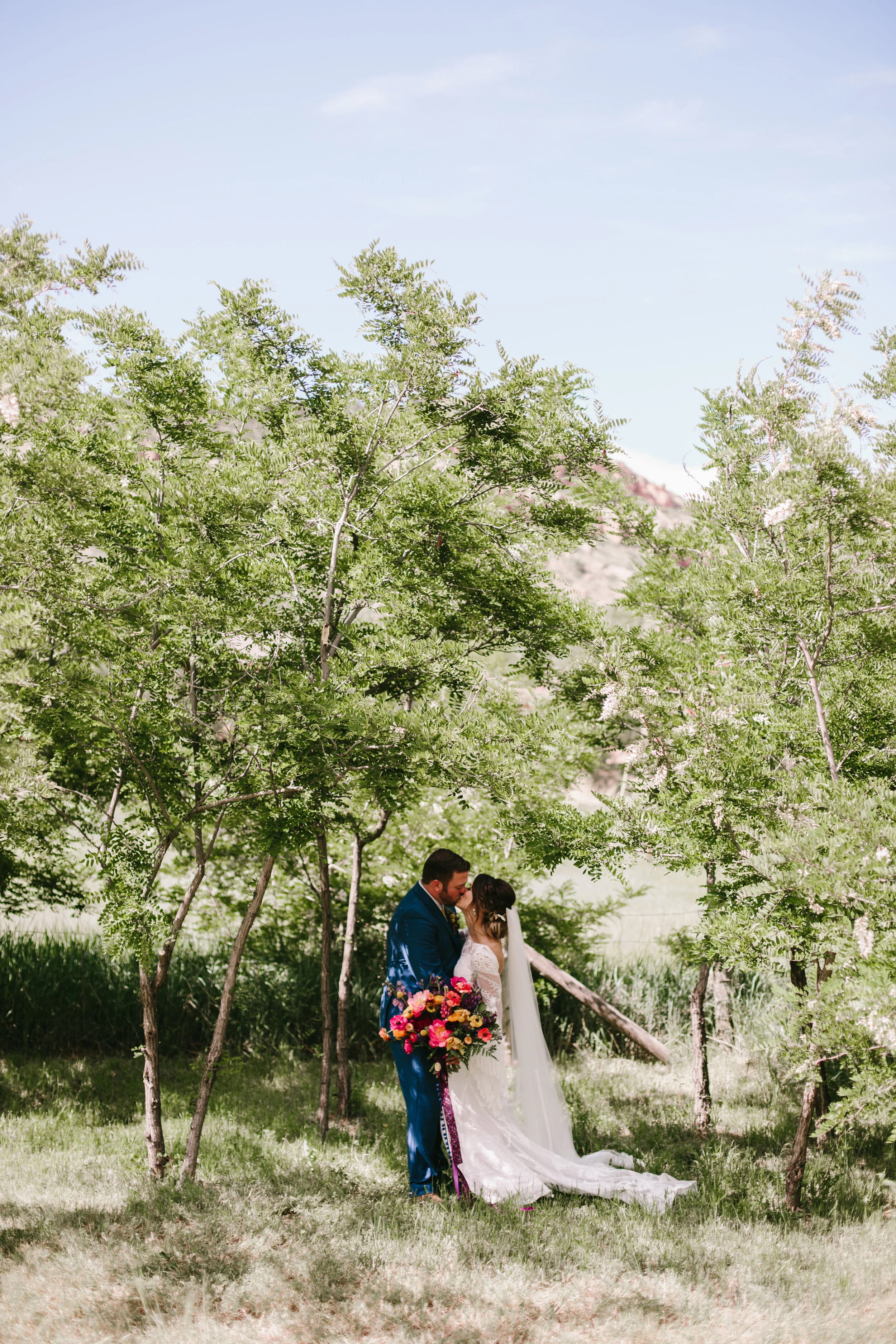 Real Wedding: Lauren + Adam :: Whimsical + Bohemian Colorado Wedding in Rue De Seine
