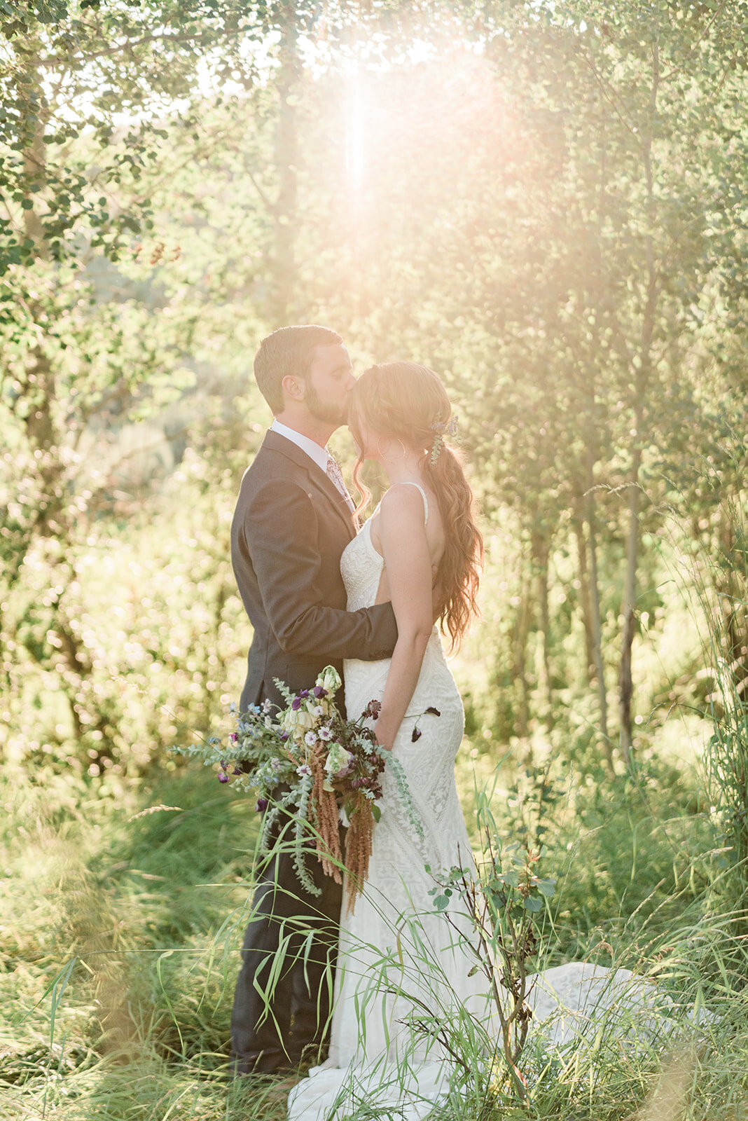 Real Wedding: Kayla + Chad :: Intimate + Woodsy Barn Wedding in Rue De Seine