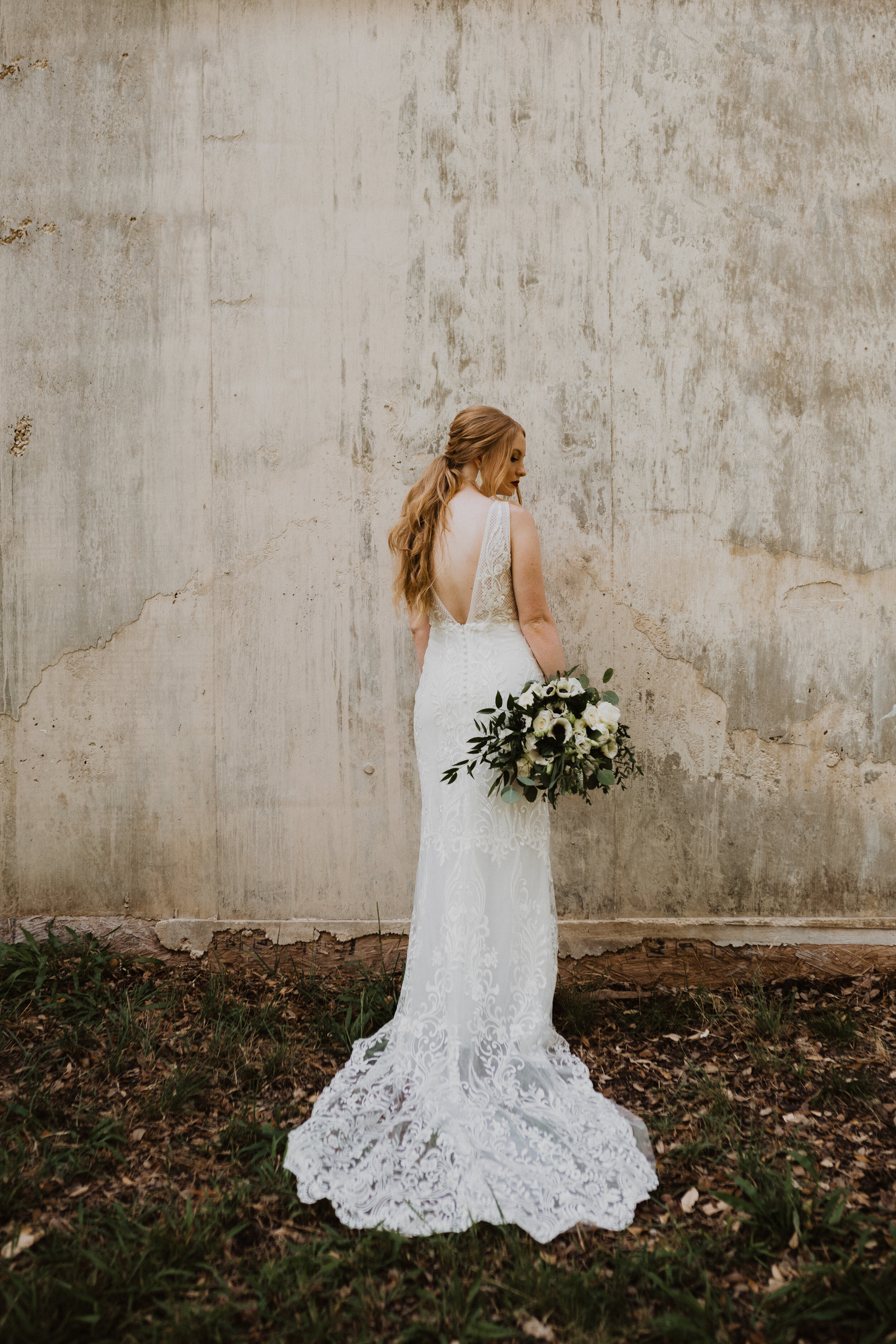 Sarah_lotus_Photography_ivory_oak_wedding_austin_texas-5.jpg