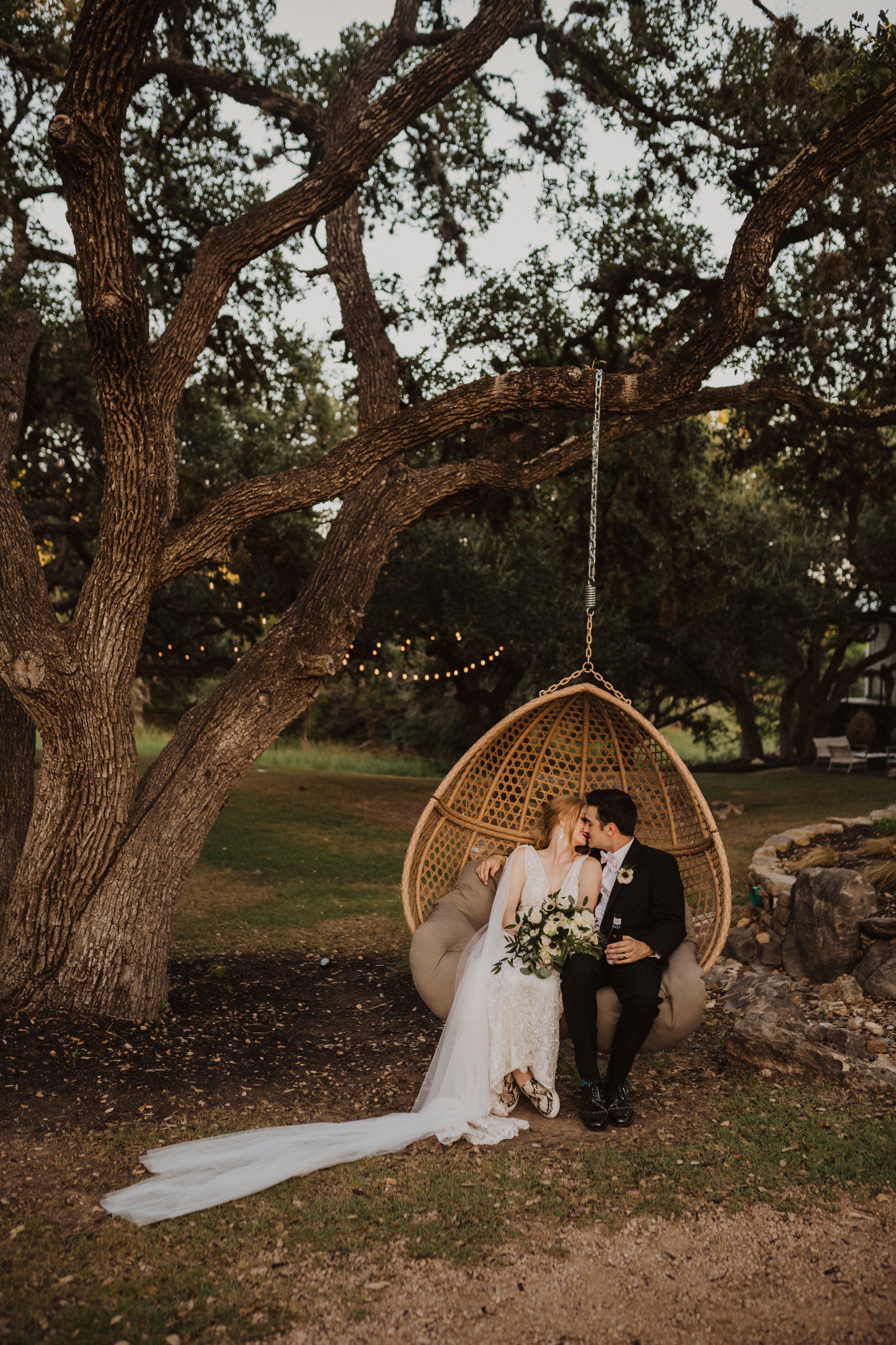 Sarah_lotus_Photography_ivory_oak_wedding_austin-27.jpg