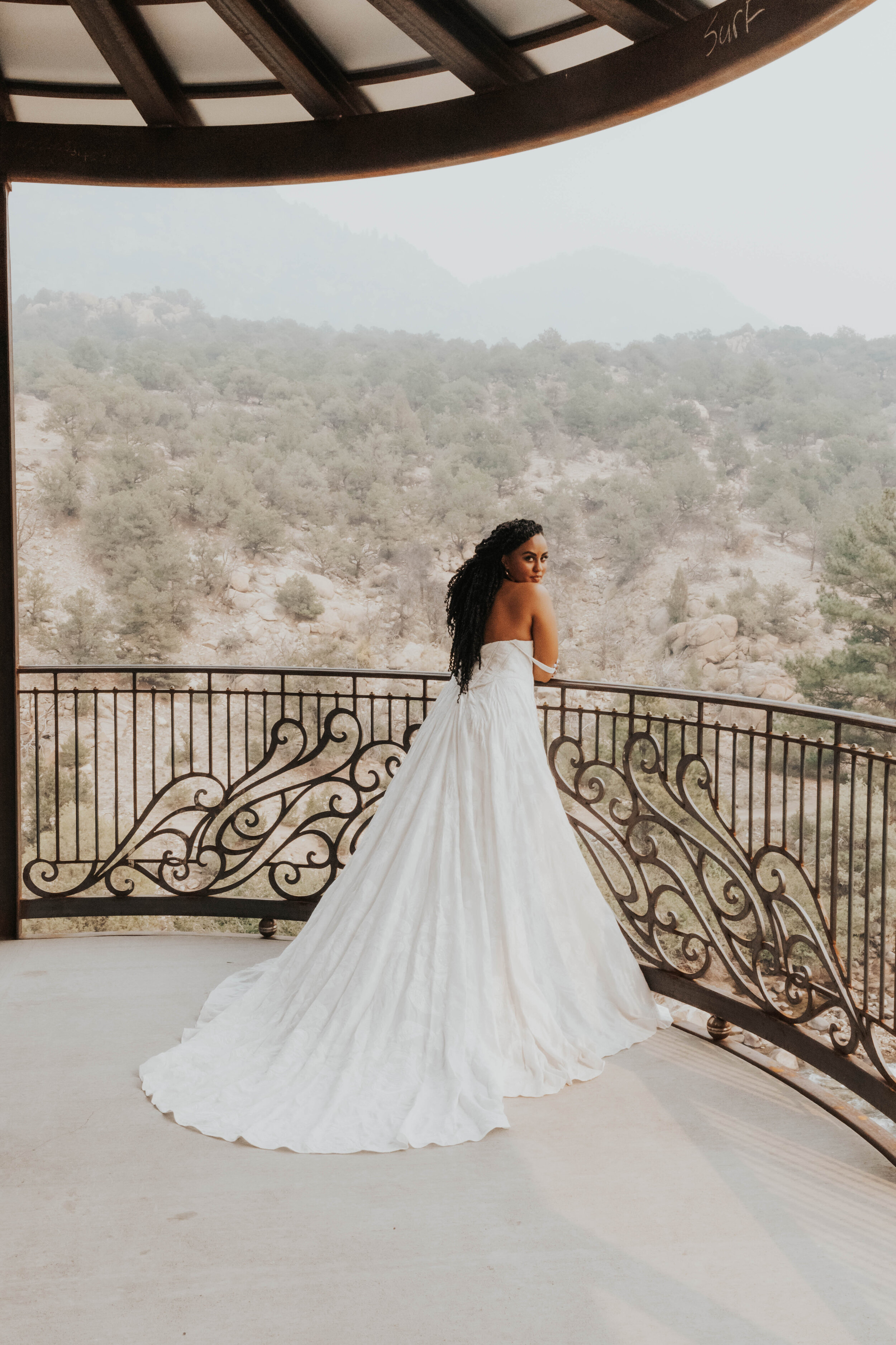  Bridal Rebel styled shoot at the Surf Hotel in Buena Vista, Colorado in Rue de Seine wedding dresses from a&amp;be denver bridal shop 