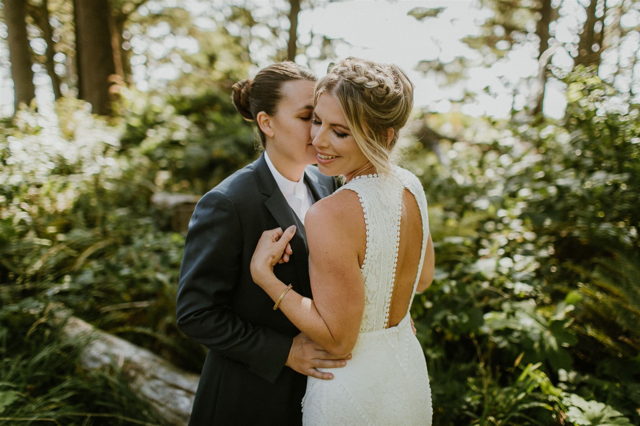  Real wedding on the Oregon coast with Amy and Danielle in the Rish Rio wedding dress by Catalina Jean Photography 