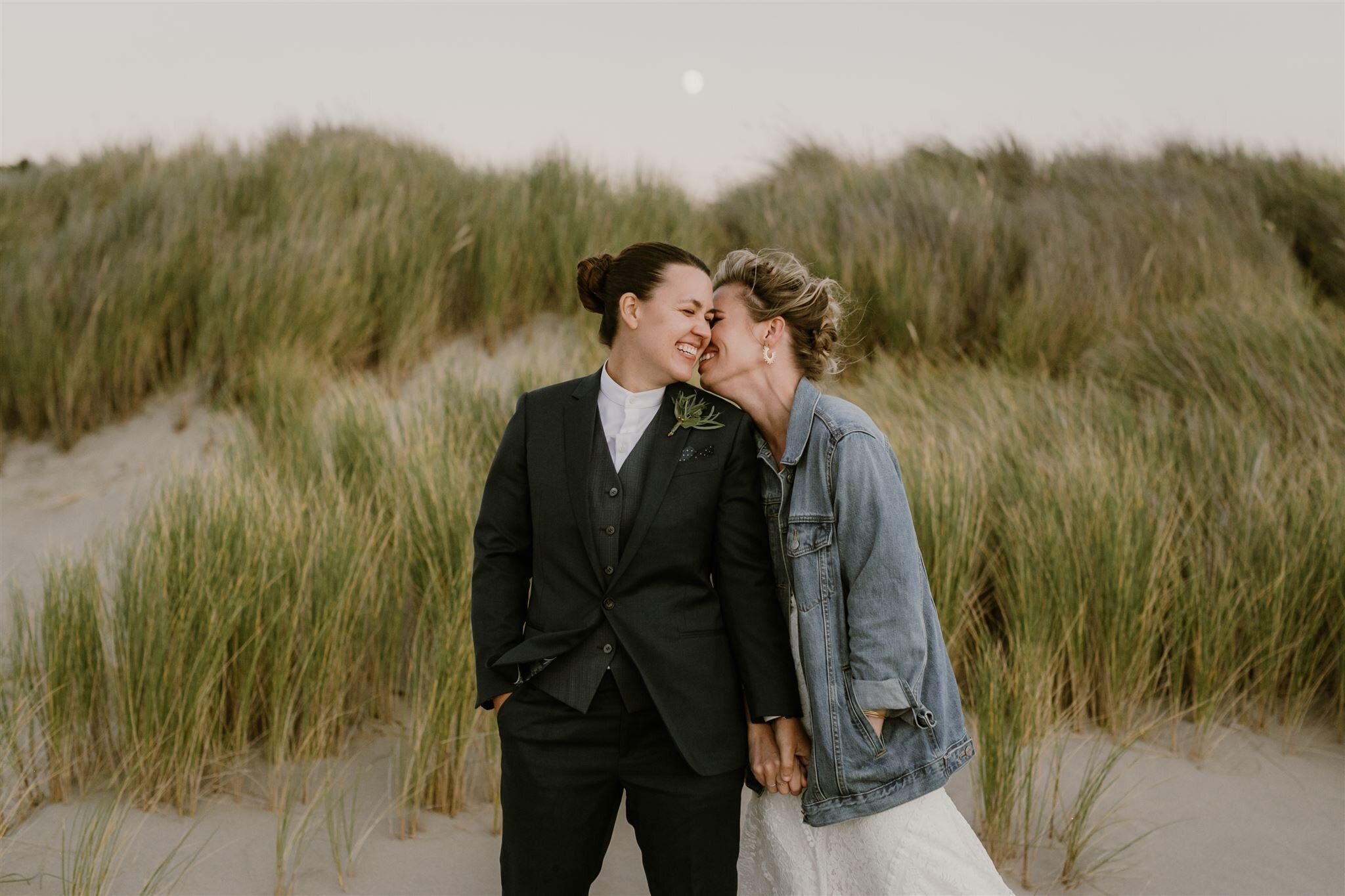  Real wedding on the Oregon coast with Amy and Danielle in the Rish Rio wedding dress by Catalina Jean Photography 