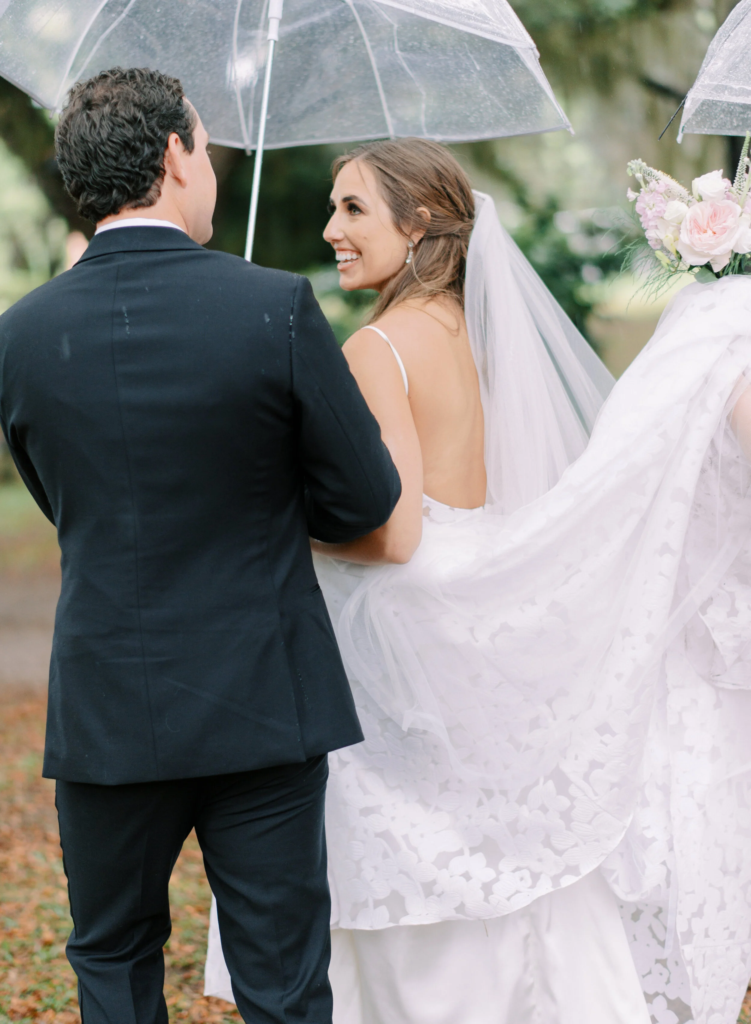 REAL WEDDING: CLARE &amp; JOHNNY:: OUTDOOR WEDDING IN TRUVELLE GOWN
