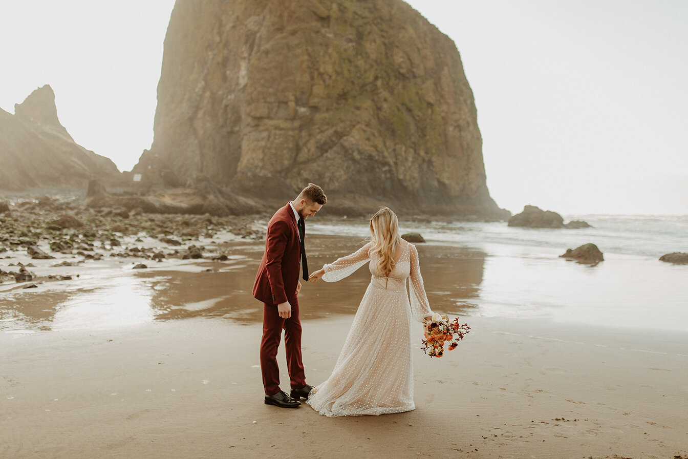 Lunella-Wedding-Gown-by-Willowby-Cannon-Beach-Elopement-04.jpg