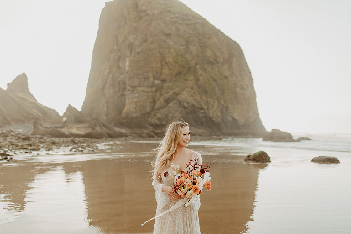 Lunella-Wedding-Gown-by-Willowby-Cannon-Beach-Elopement-05.jpg