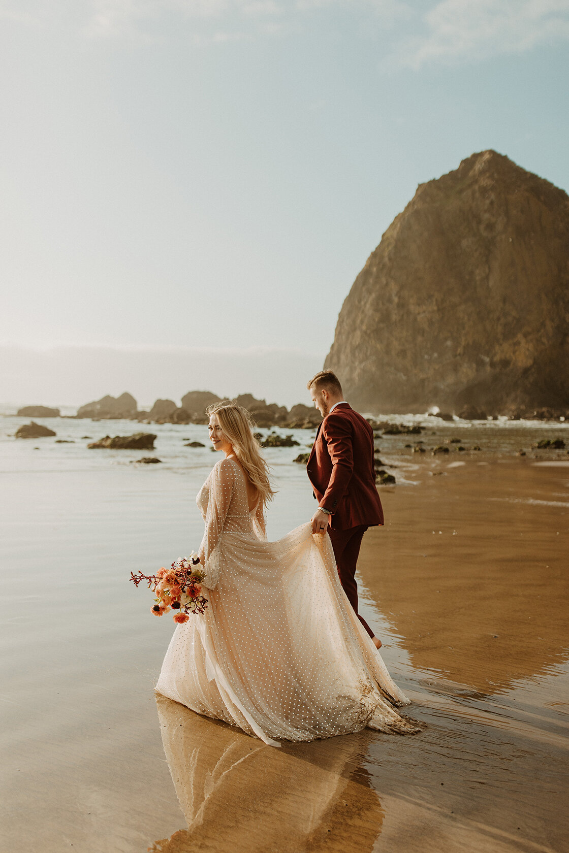Lunella-Wedding-Gown-by-Willowby-Cannon-Beach-Elopement-12.jpg
