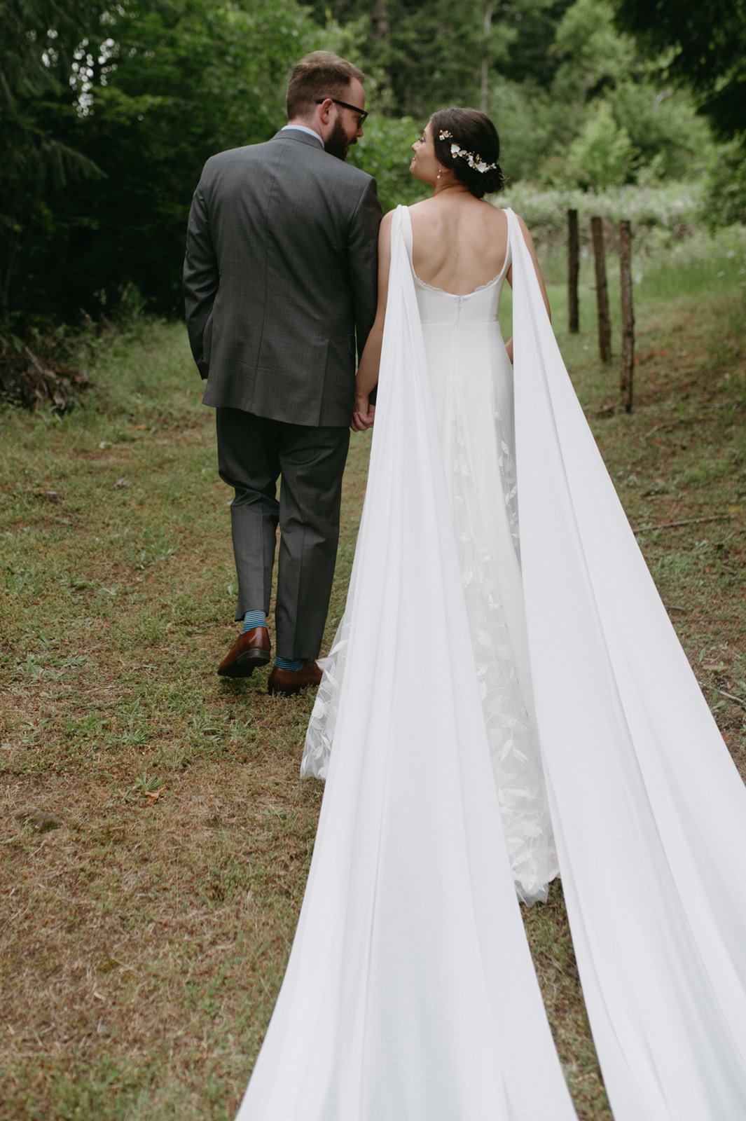 REAL WEDDING: KATY &amp; KEEGAN:: A ROMANTIC AND RELAXED WEDDING