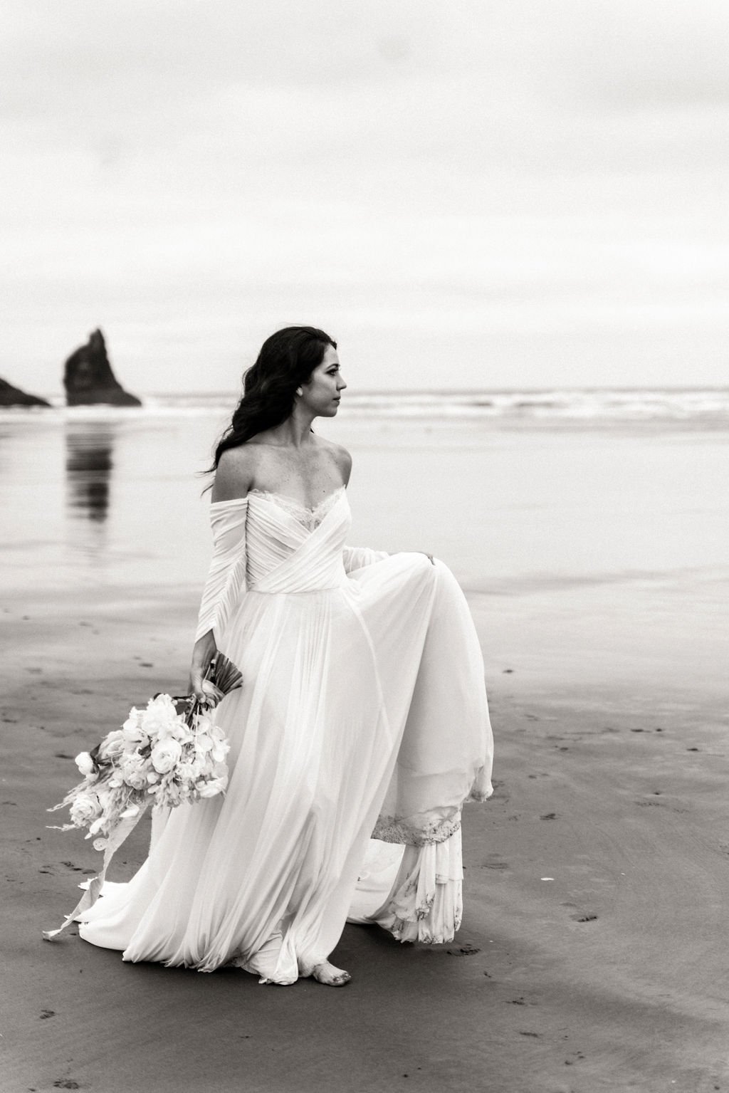 Wtoo-Miles-Wedding-Dress-Cannon-Beach-Elopement-09.jpg