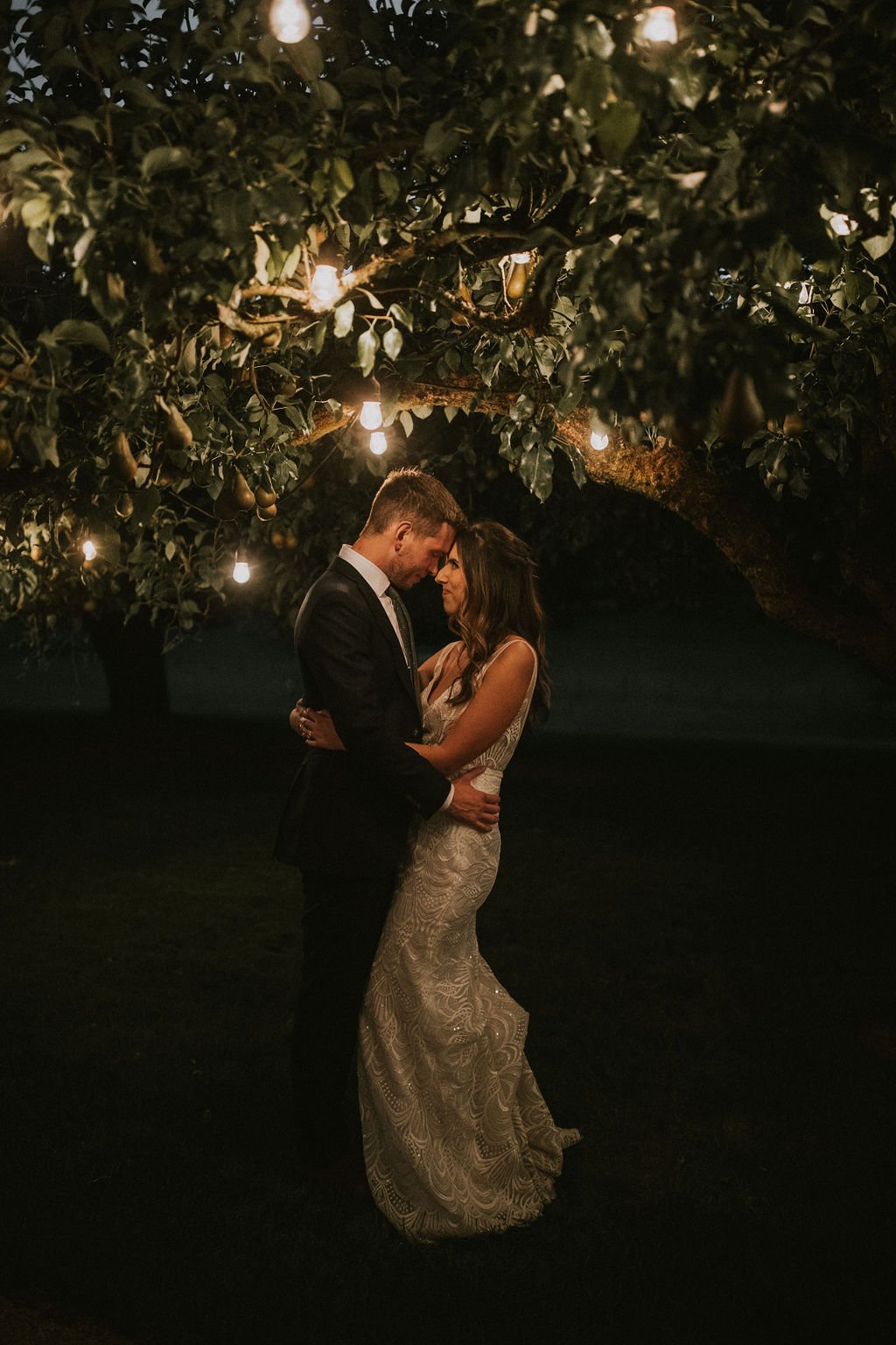 Markeret vogn Odysseus Rustic and Romantic Washington Apple Orchard Wedding: Vanessa & Isaac｜a&bé  bridal shop