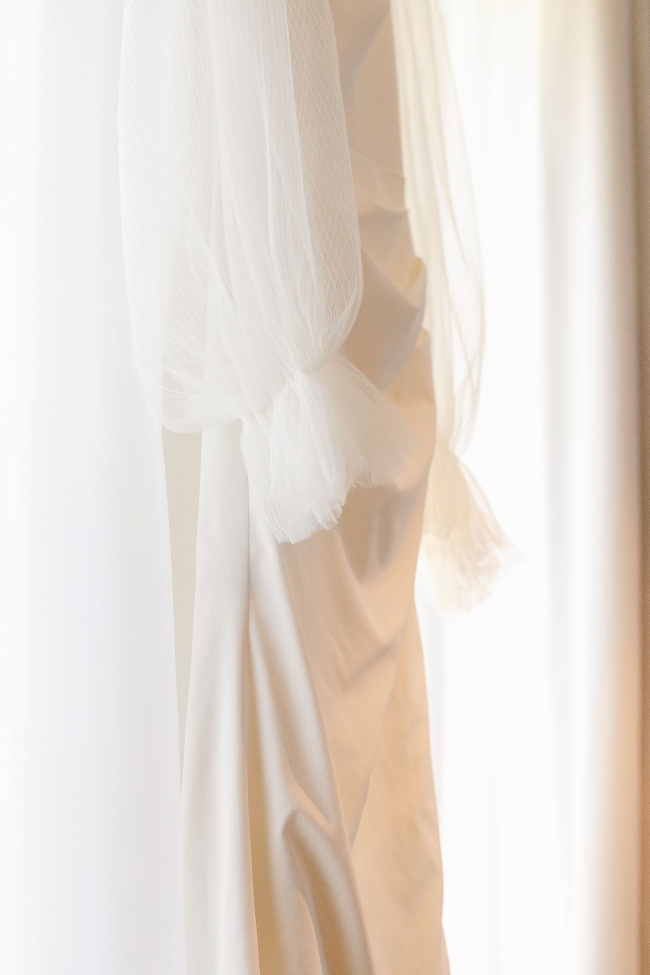 Vagabond-Ventura-Wedding-Dress-The-Maxwell-Raleigh-Cirque91-Photography-01.jpg