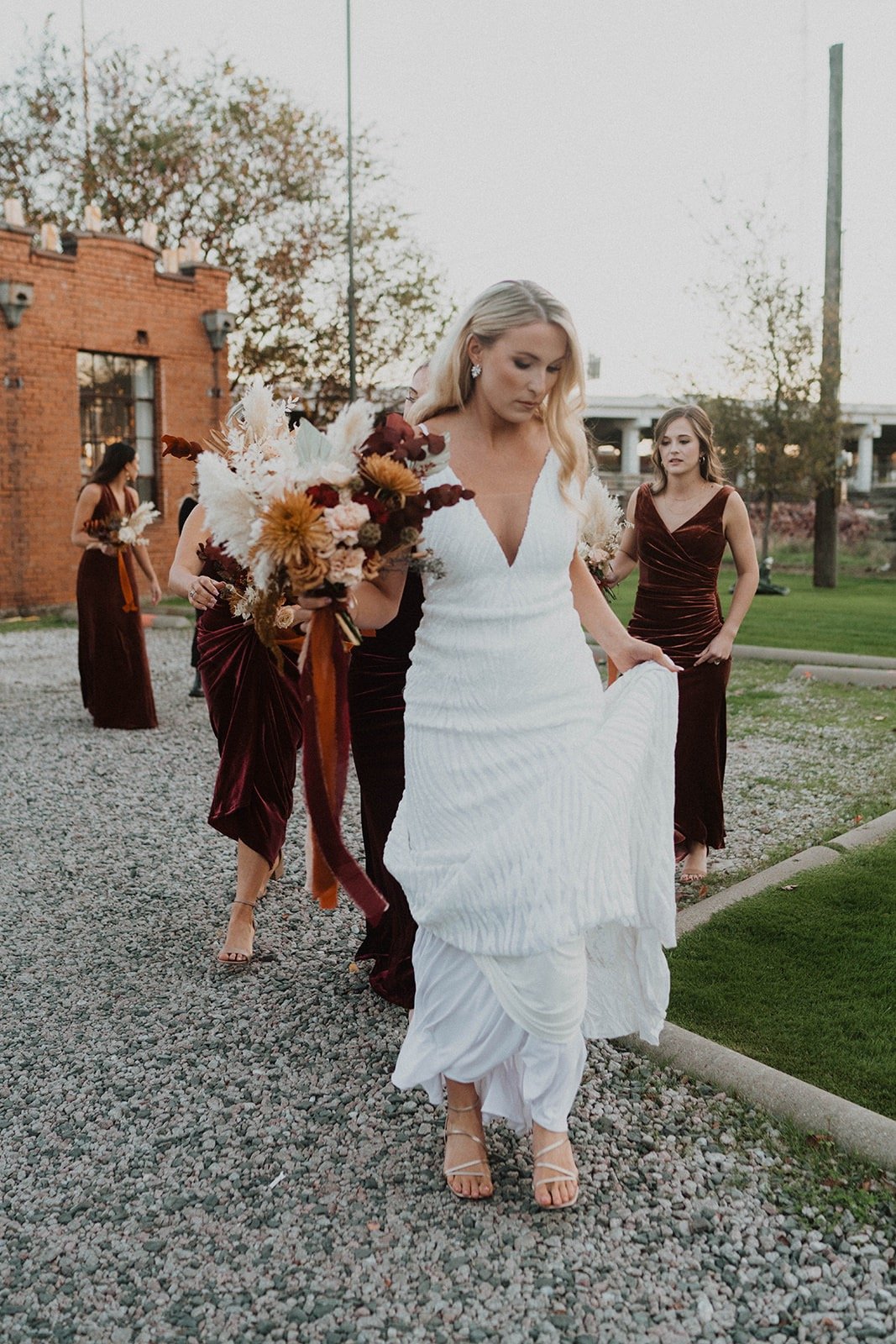Alyssa-Kristin-Hadley-Wedding-Dress-Tarrin-Weddings-04.jpg