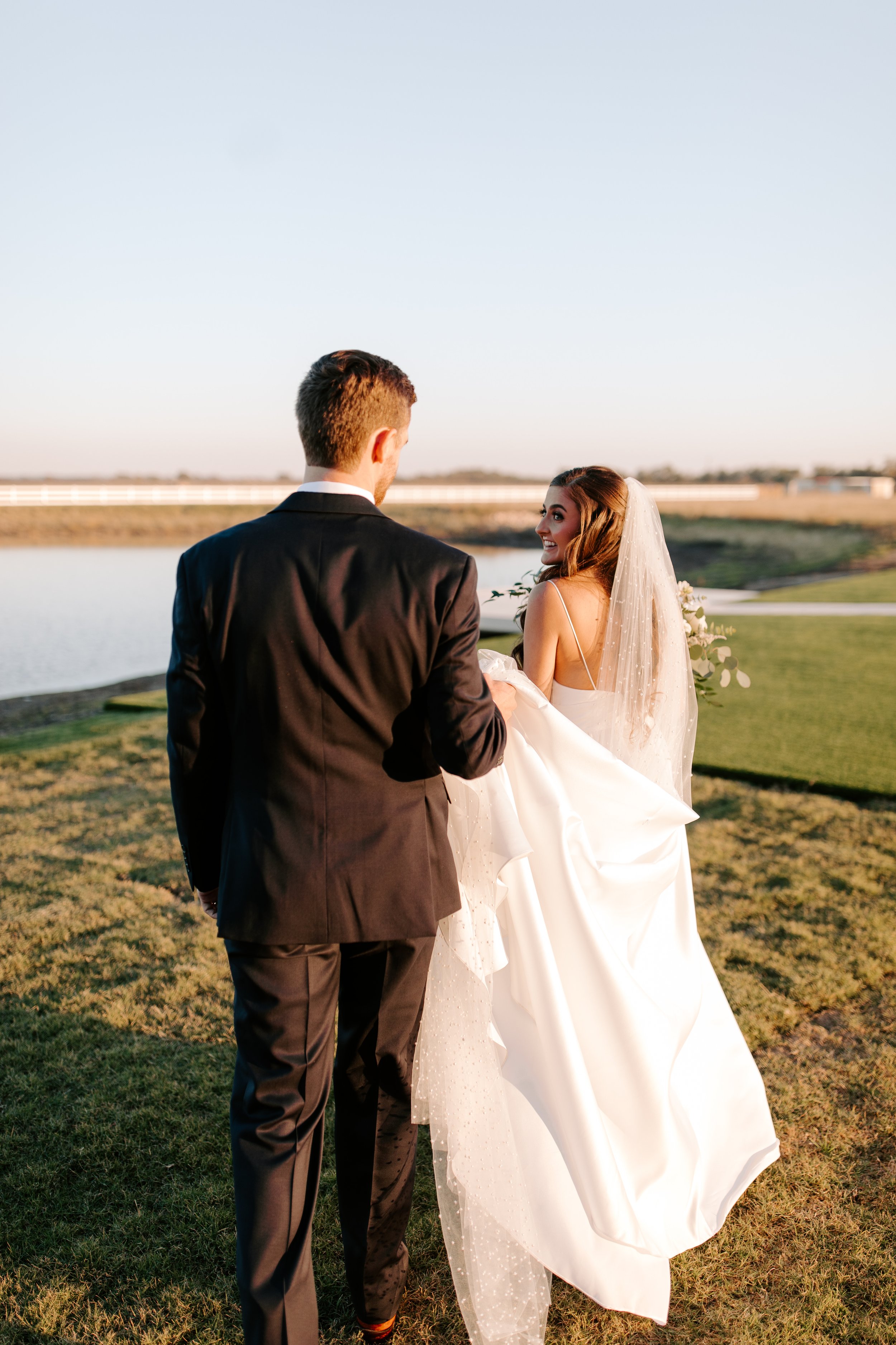 aquarius-vagabond-wedding-dress-maggie-moriah-photography-09.jpg