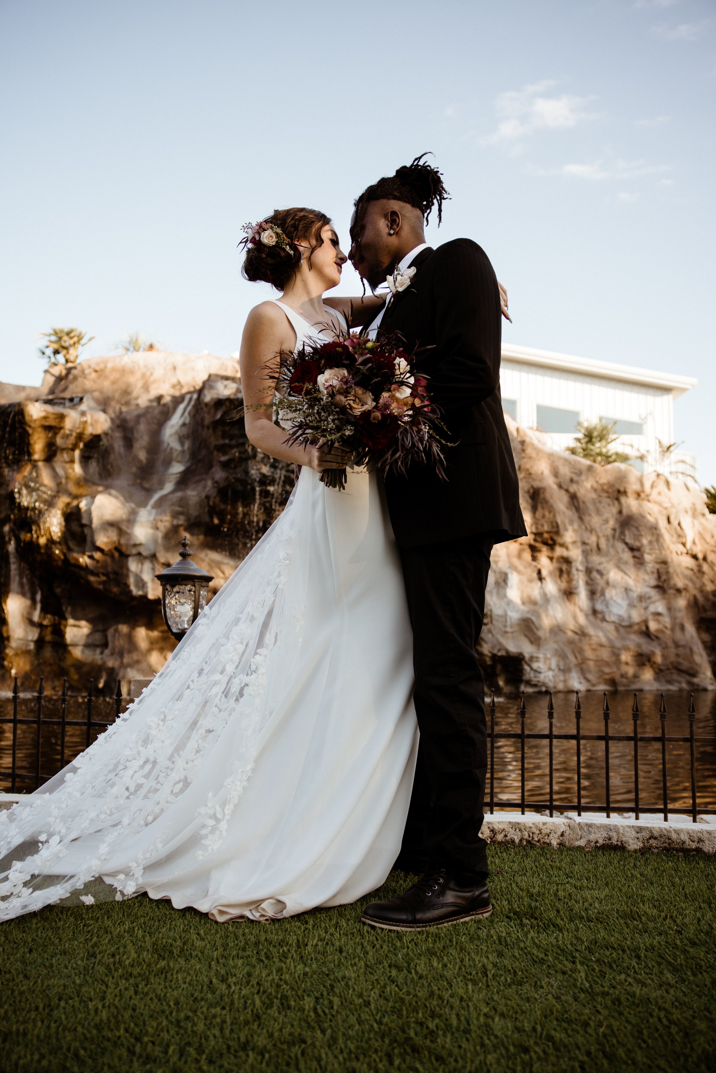 anais-anette-mattea-wedding-dress-lexicokerphotography-01.jpg