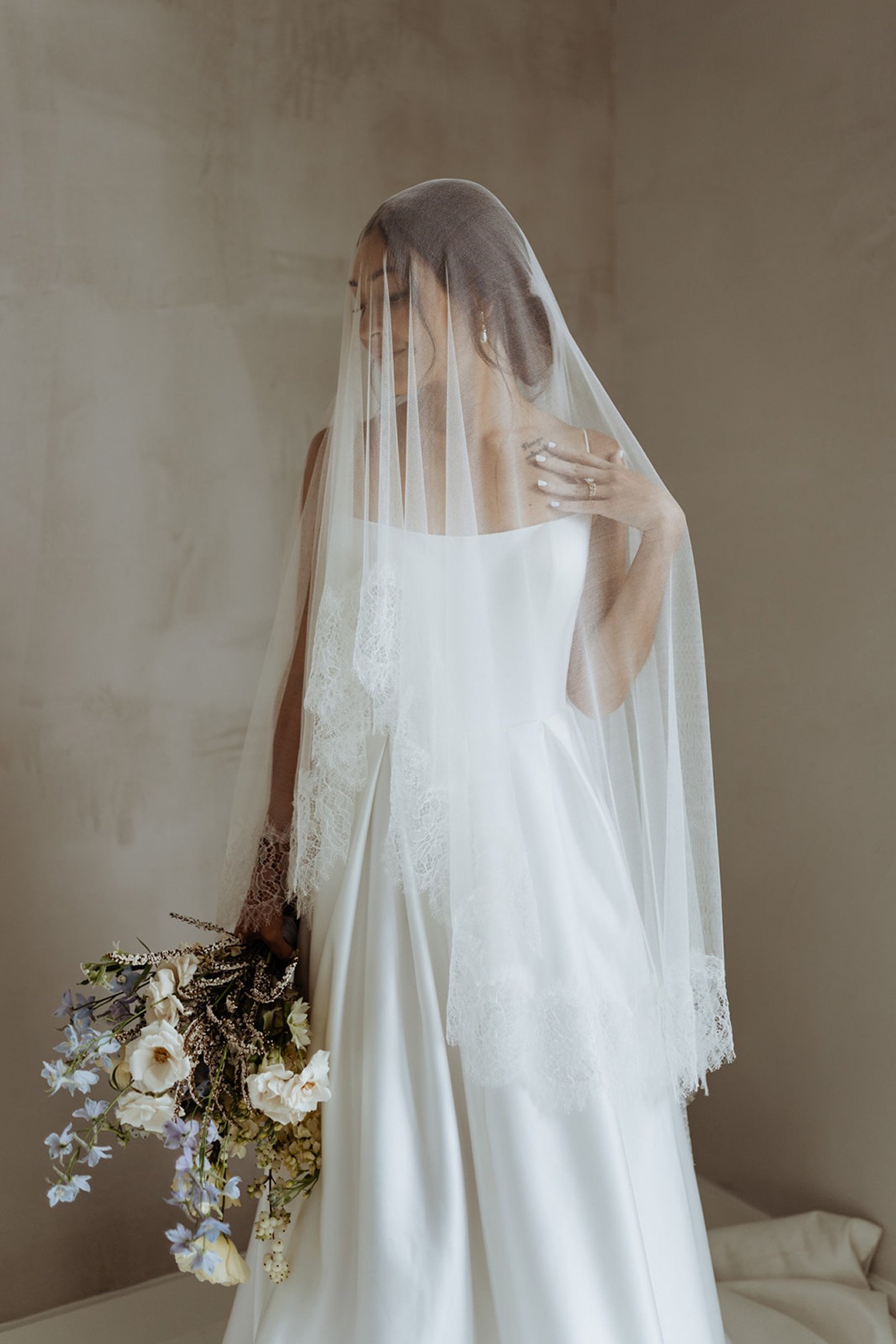 atlas-vagabond-wedding-dress-the-emerson-dallas-wedding-venue-bailey-rose-photo_14.jpg