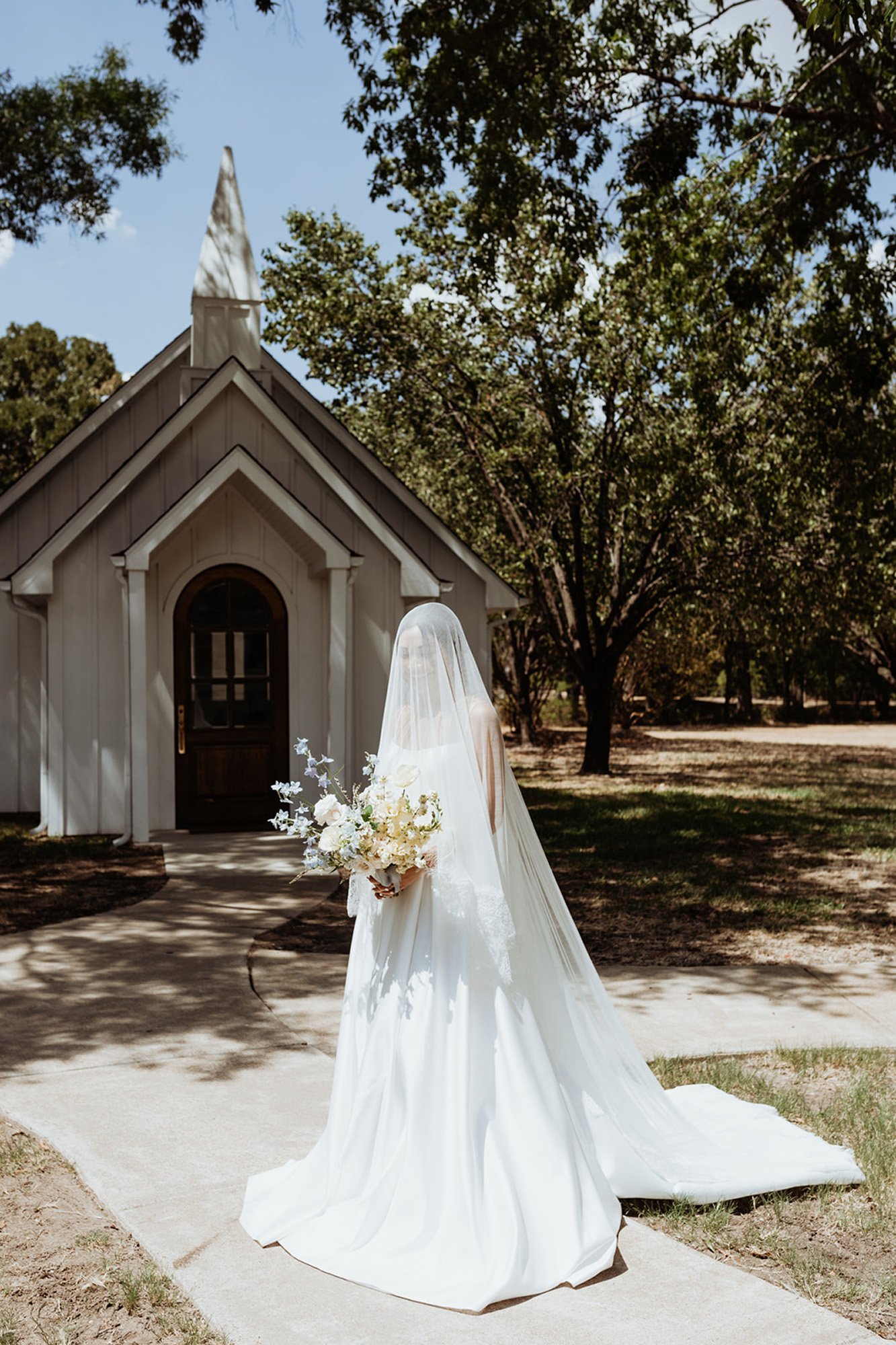 atlas-vagabond-wedding-dress-the-emerson-dallas-wedding-venue-bailey-rose-photo_27.jpg