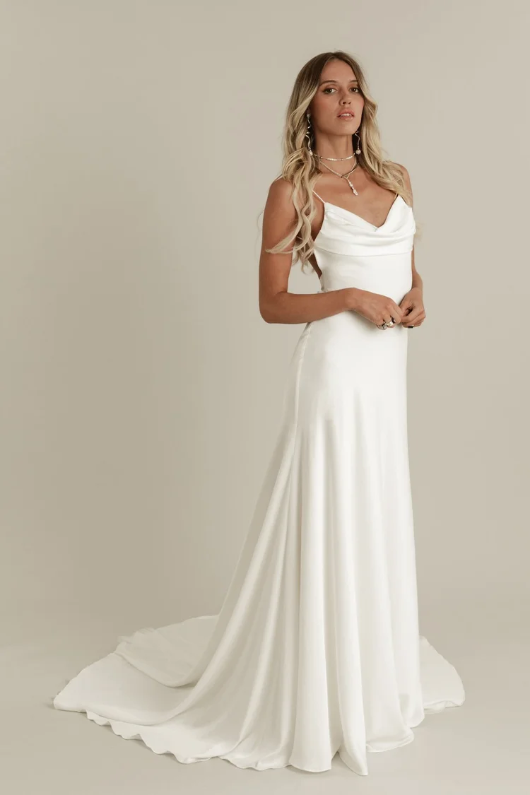 Our Simple & Sleek Modern Wedding Dresses｜a&bé bridal shop