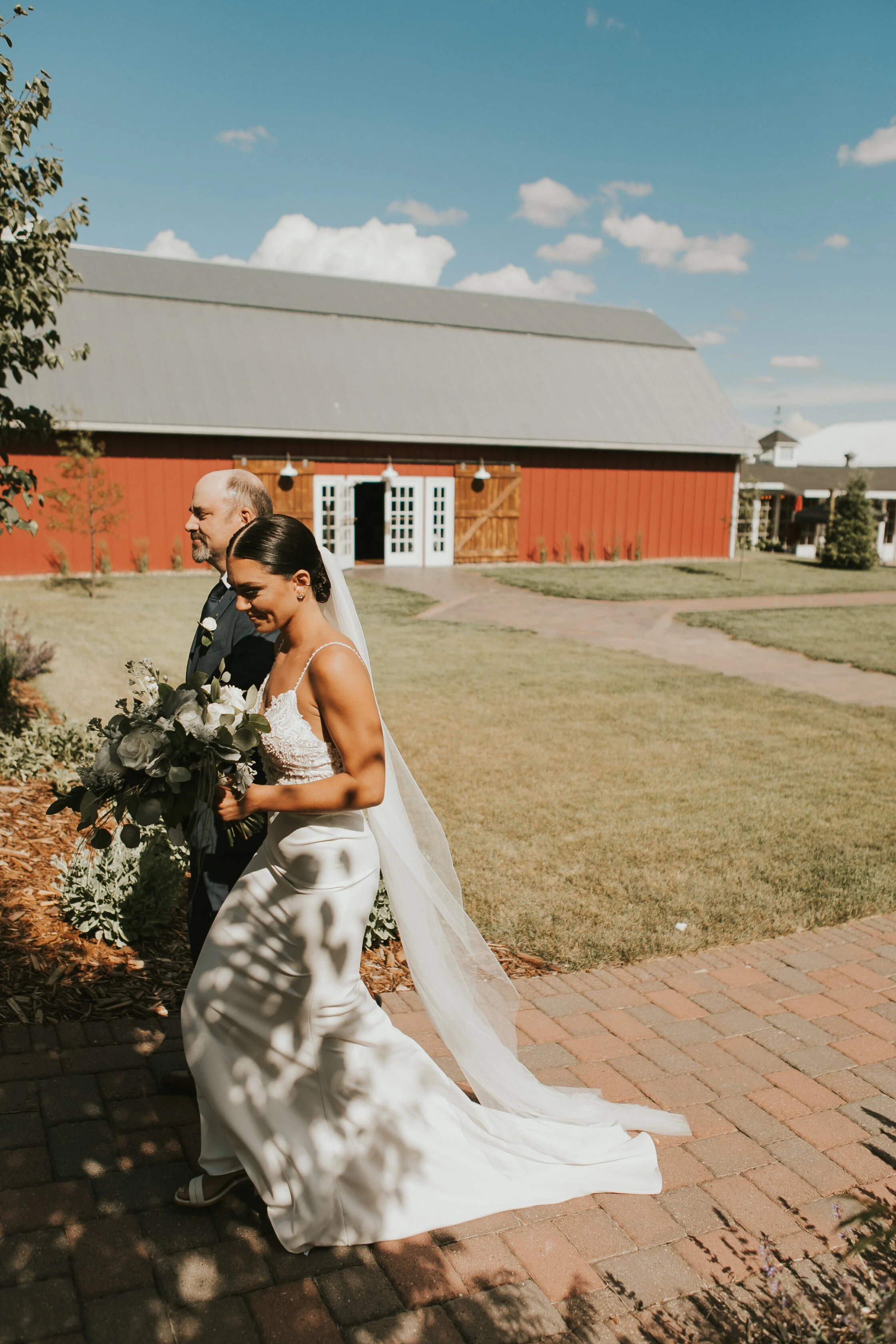 HOW TO PLANNING A STUNNING FARM WEDDING