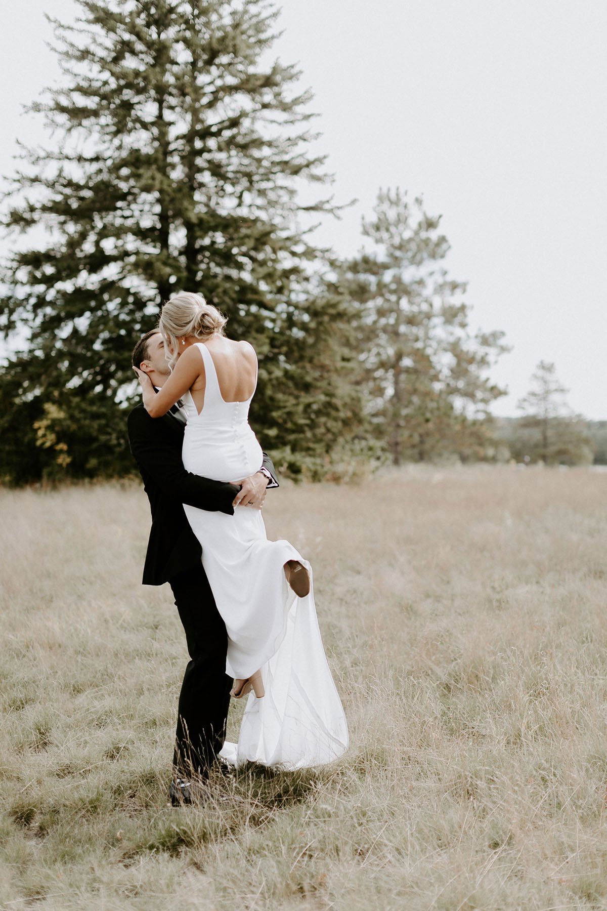Alyssa-Kristin-Wedding-Dress-Sydney-Minnesota-Wedding-16.jpg