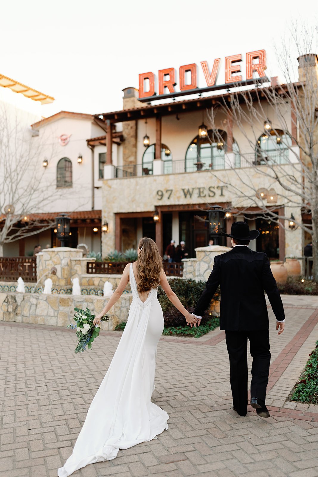 Made-With-love-Harry-Wedding-Dress-Western-Texas-Wedding-16.jpg