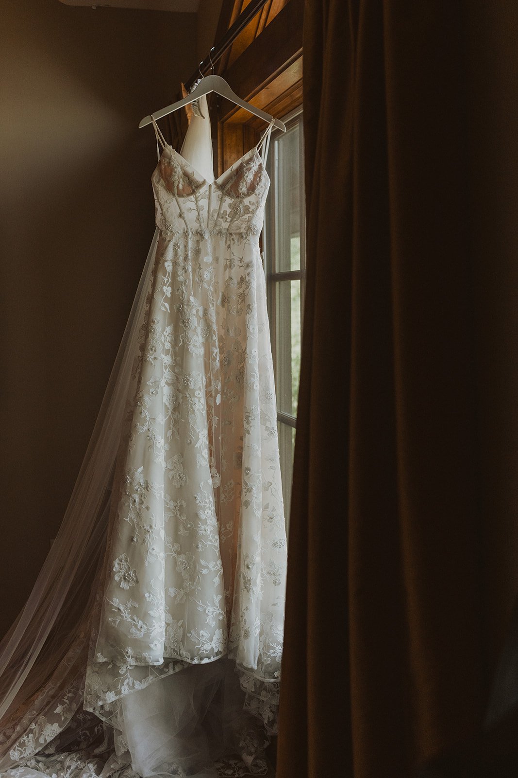 Alena-Leena-Agave-Dress-Boise-Wedding-02.jpg
